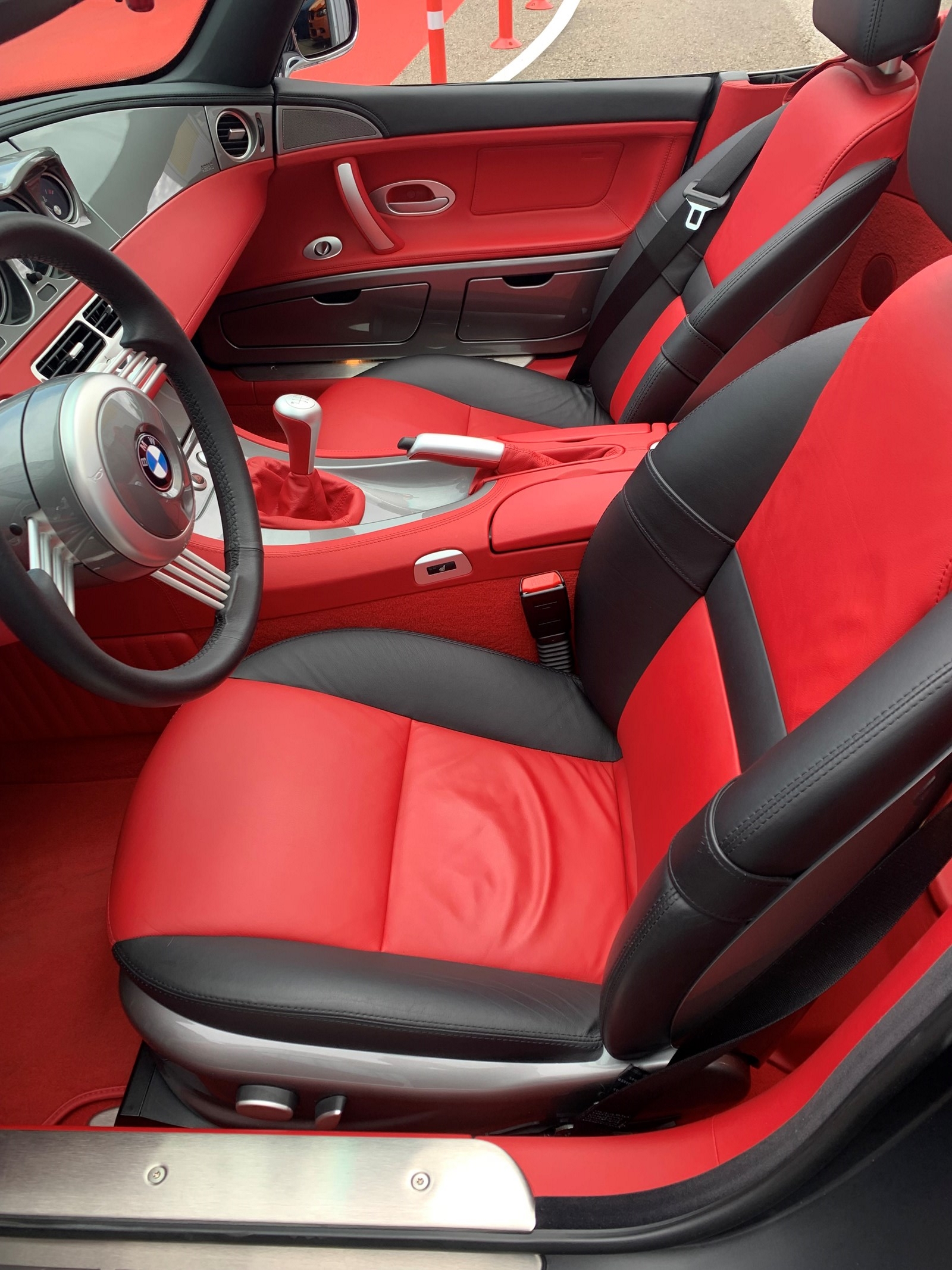 BMW Z8 Roadster-image-7