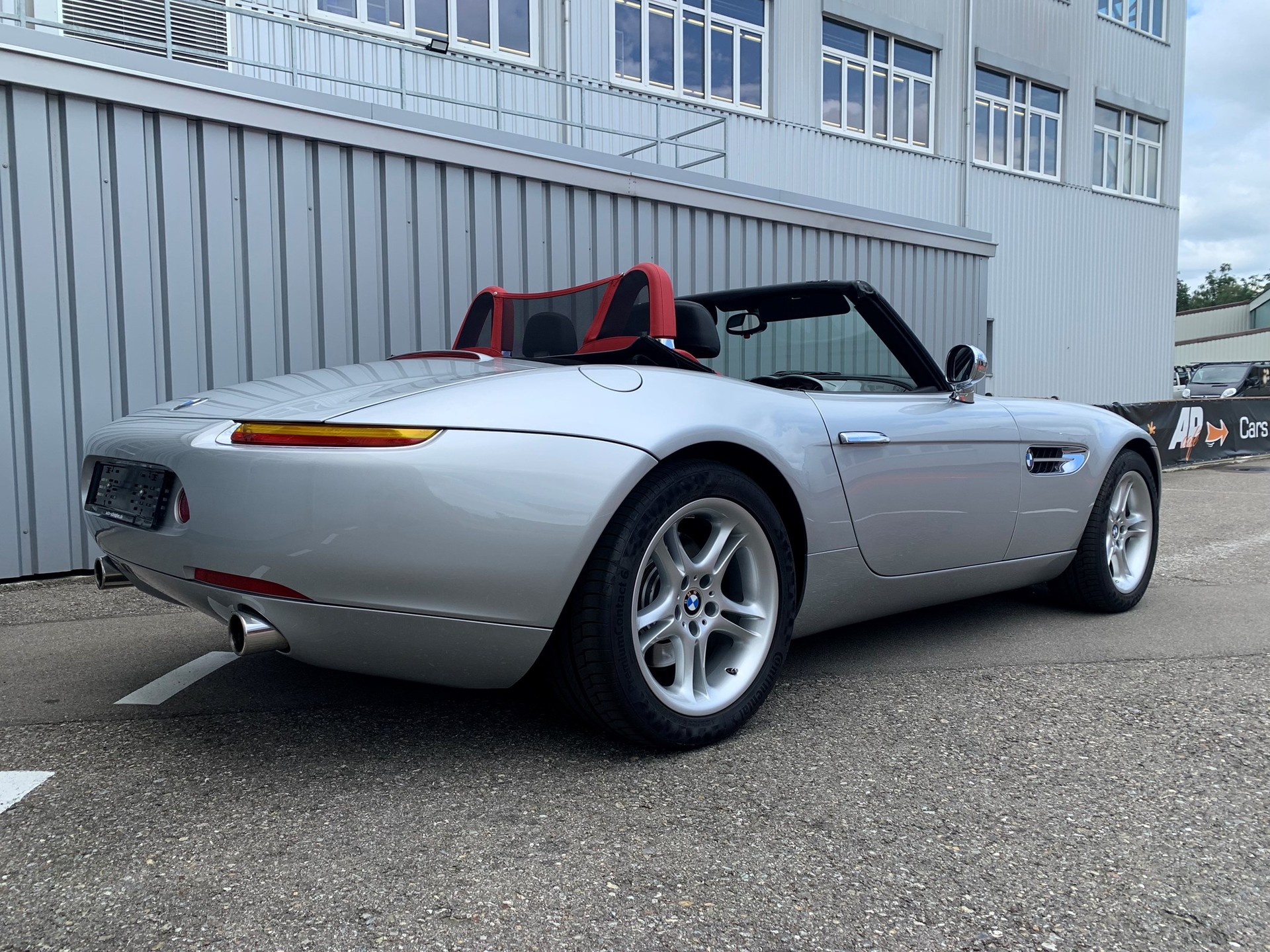 BMW Z8 Roadster-image-4