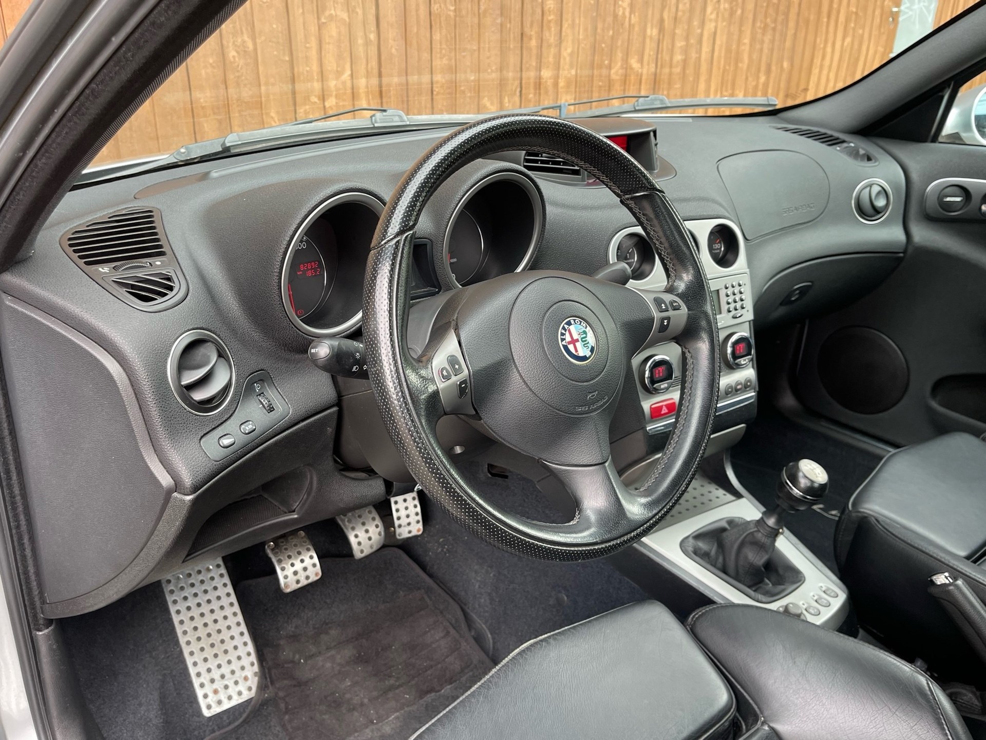 ALFA ROMEO 156 3.2 V6 GTA-image-11