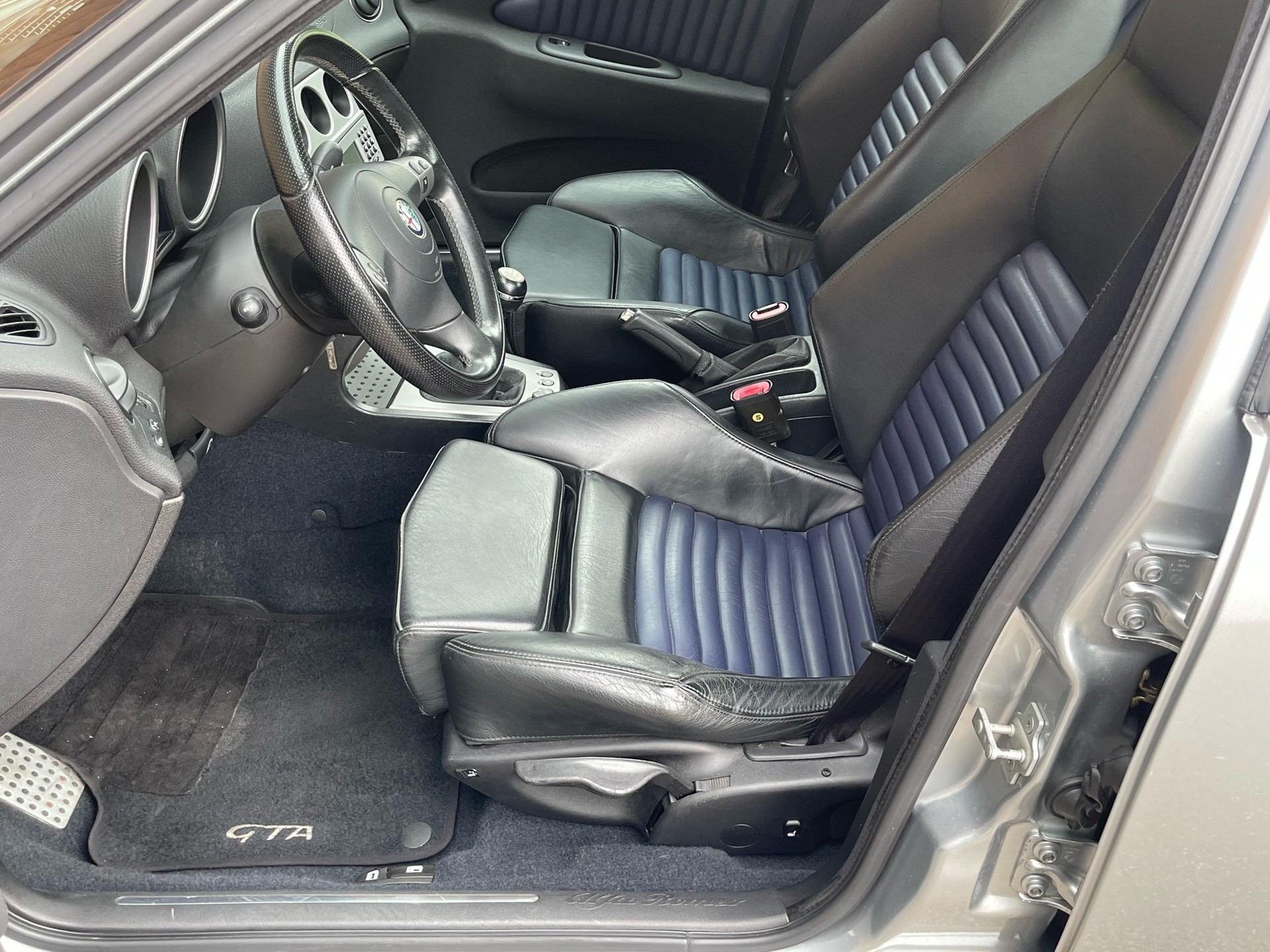 ALFA ROMEO 156 3.2 V6 GTA-image-9