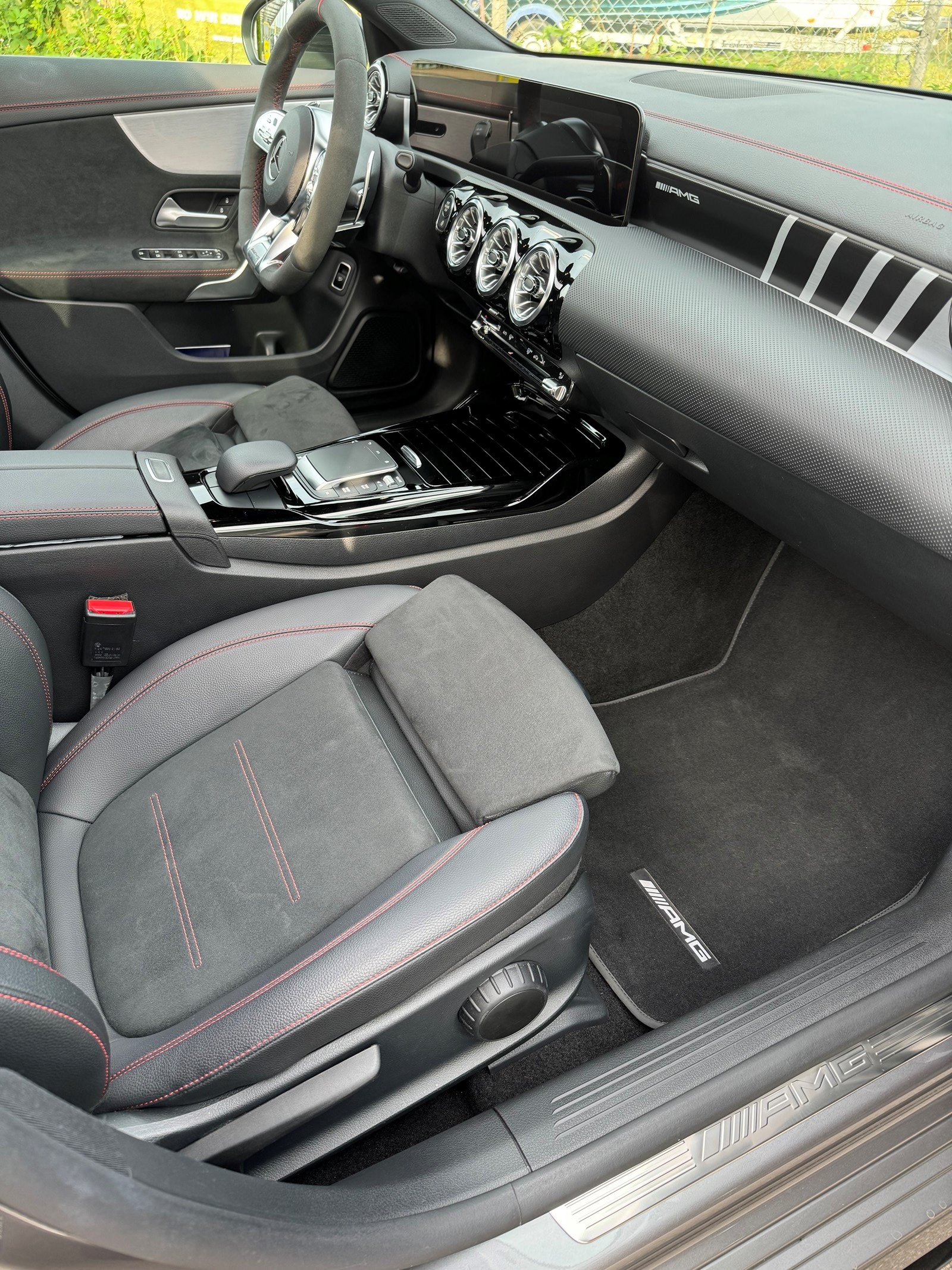 MERCEDES-BENZ CLA 35 AMG 4Matic 7G-DCT-image-9