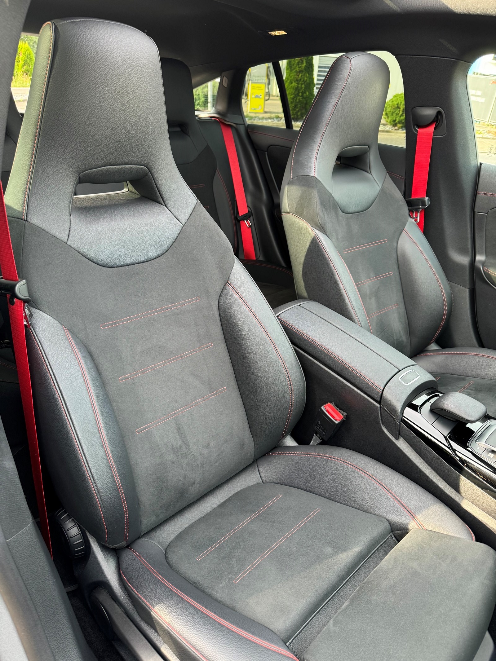 MERCEDES-BENZ CLA 35 AMG 4Matic 7G-DCT-image-10