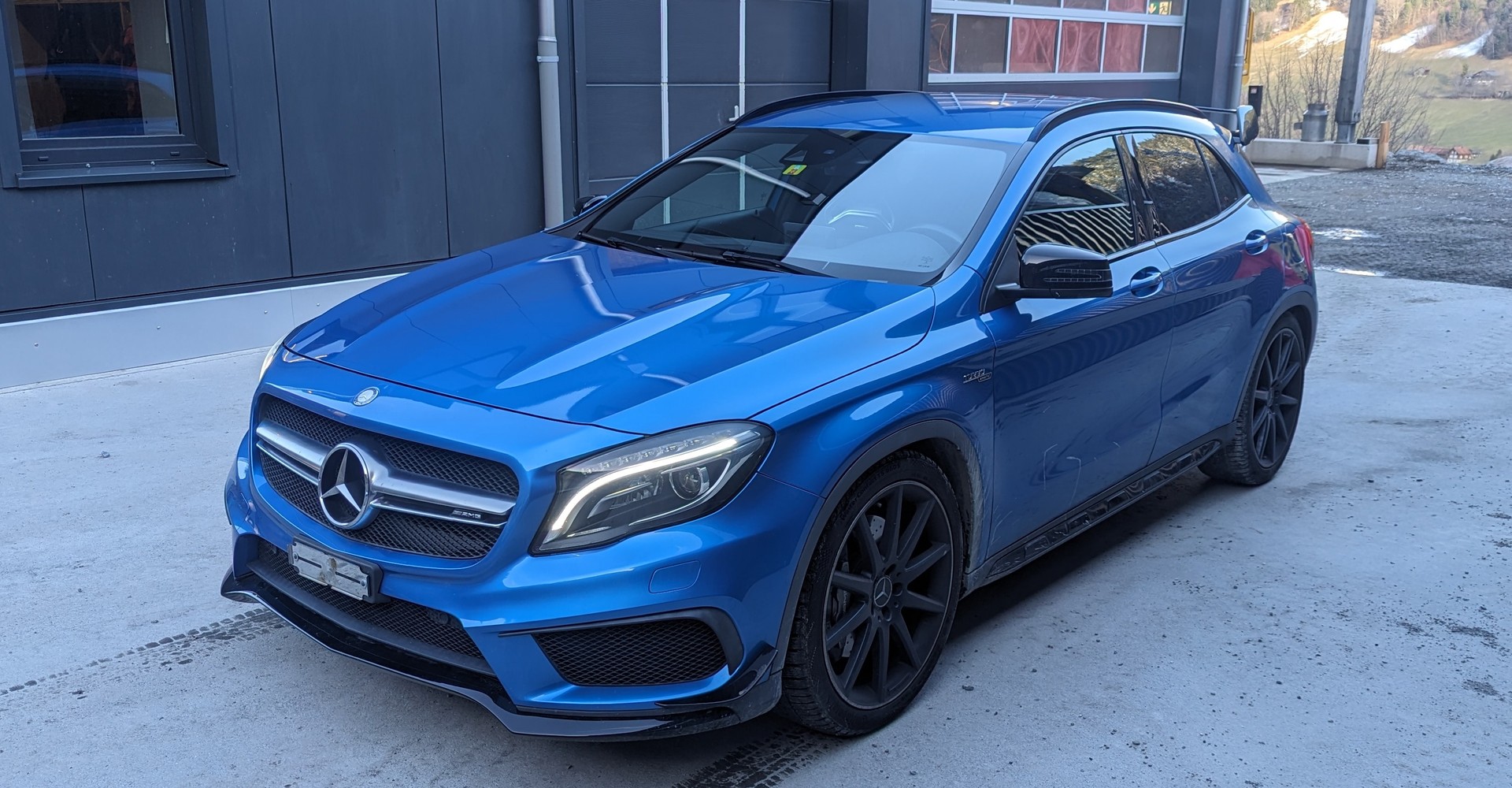 MERCEDES-BENZ GLA 45 AMG 4Matic 7G-DCT-image-3