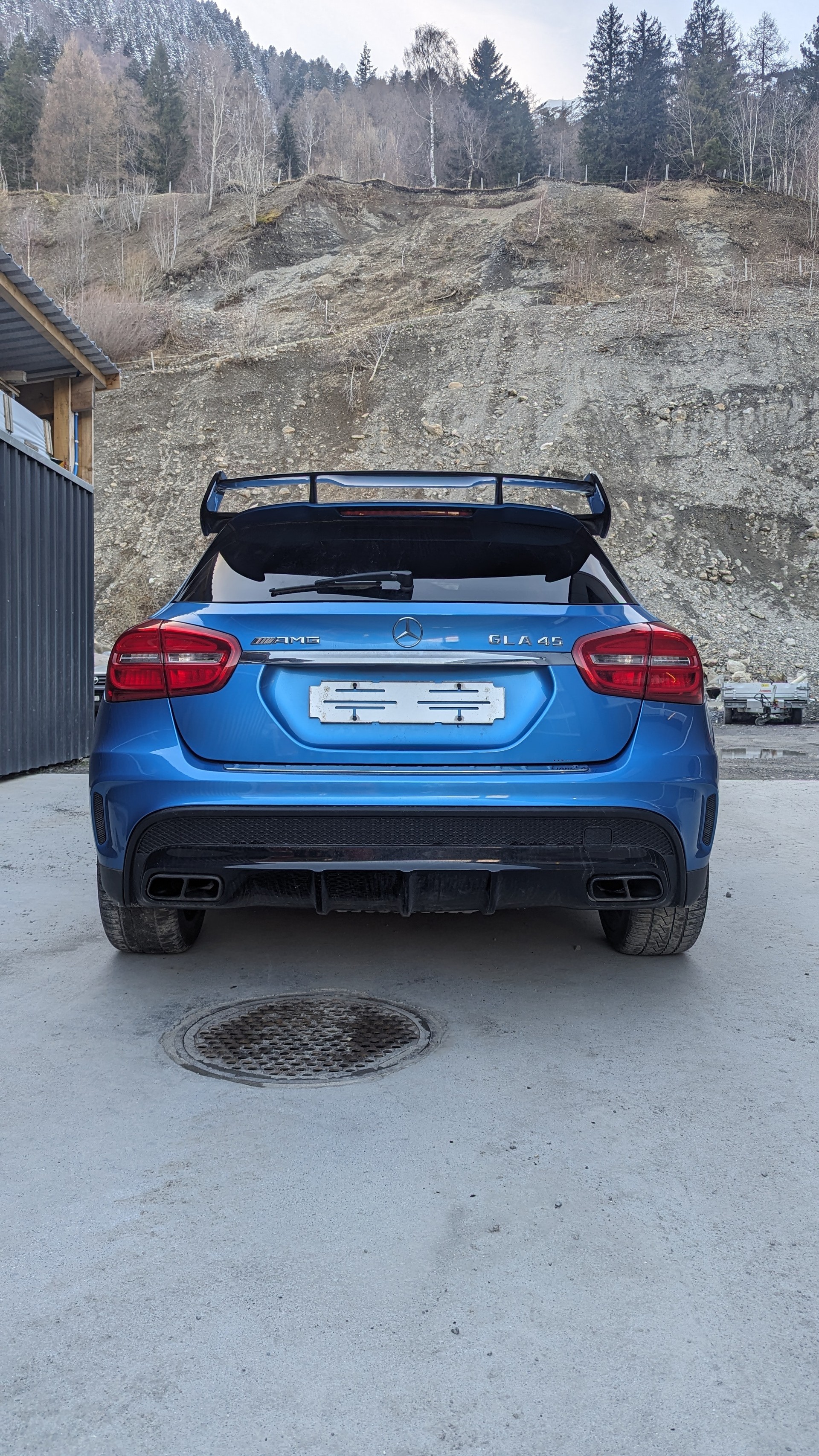MERCEDES-BENZ GLA 45 AMG 4Matic 7G-DCT-image-2