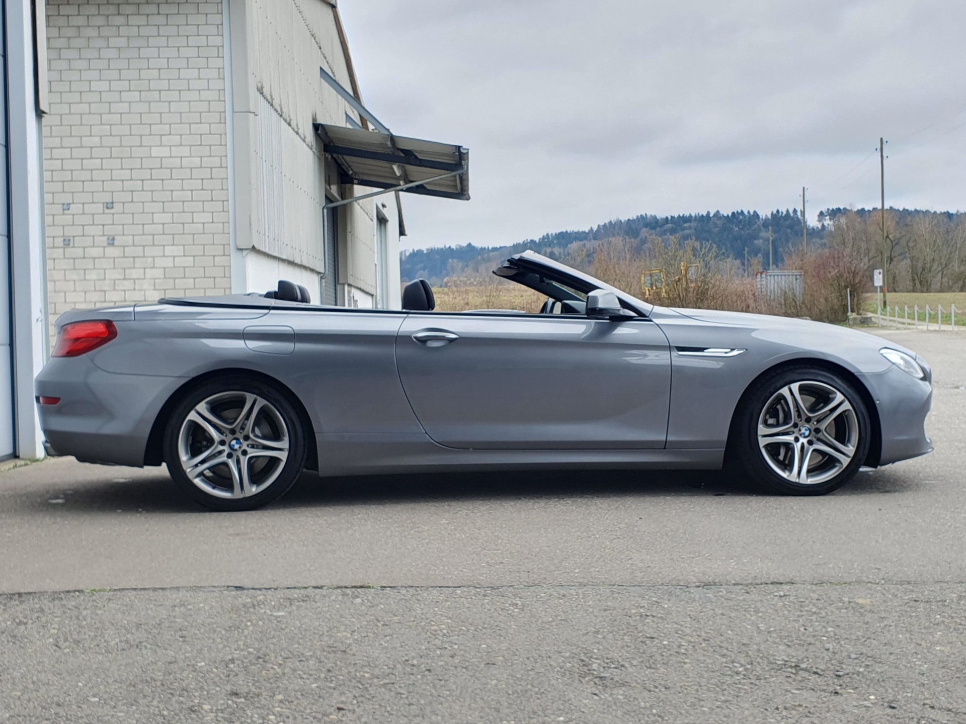 BMW 650i Cabrio-image-2
