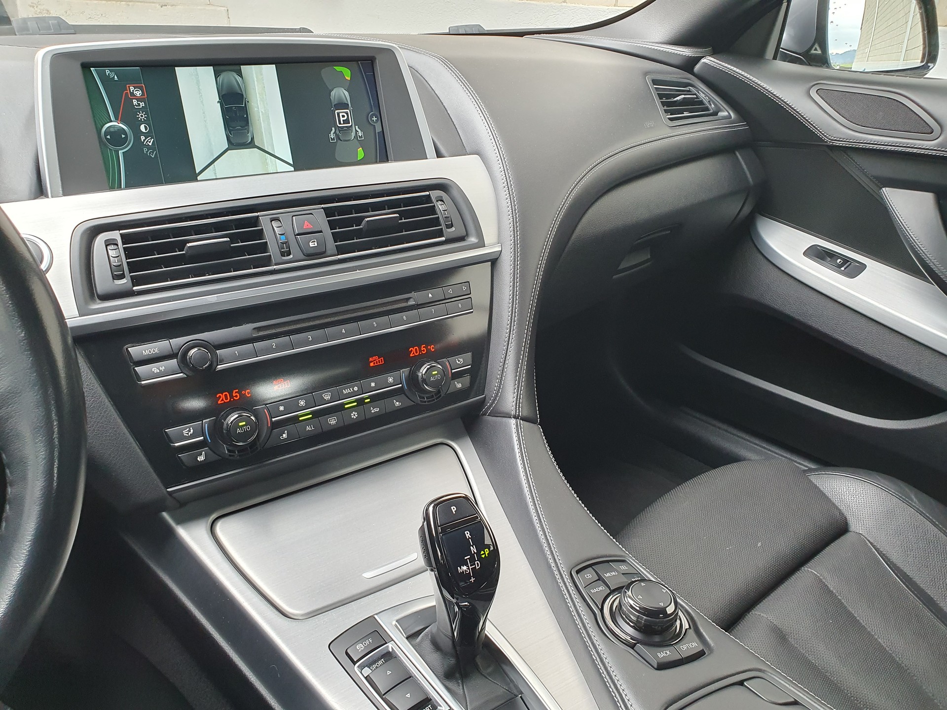 BMW 650i Cabrio-image-8