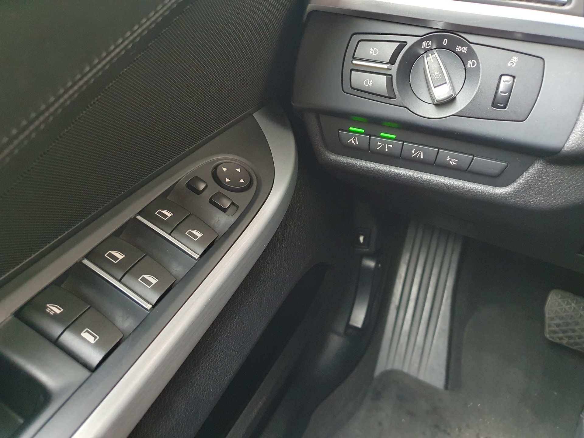 BMW 650i Cabrio-image-10