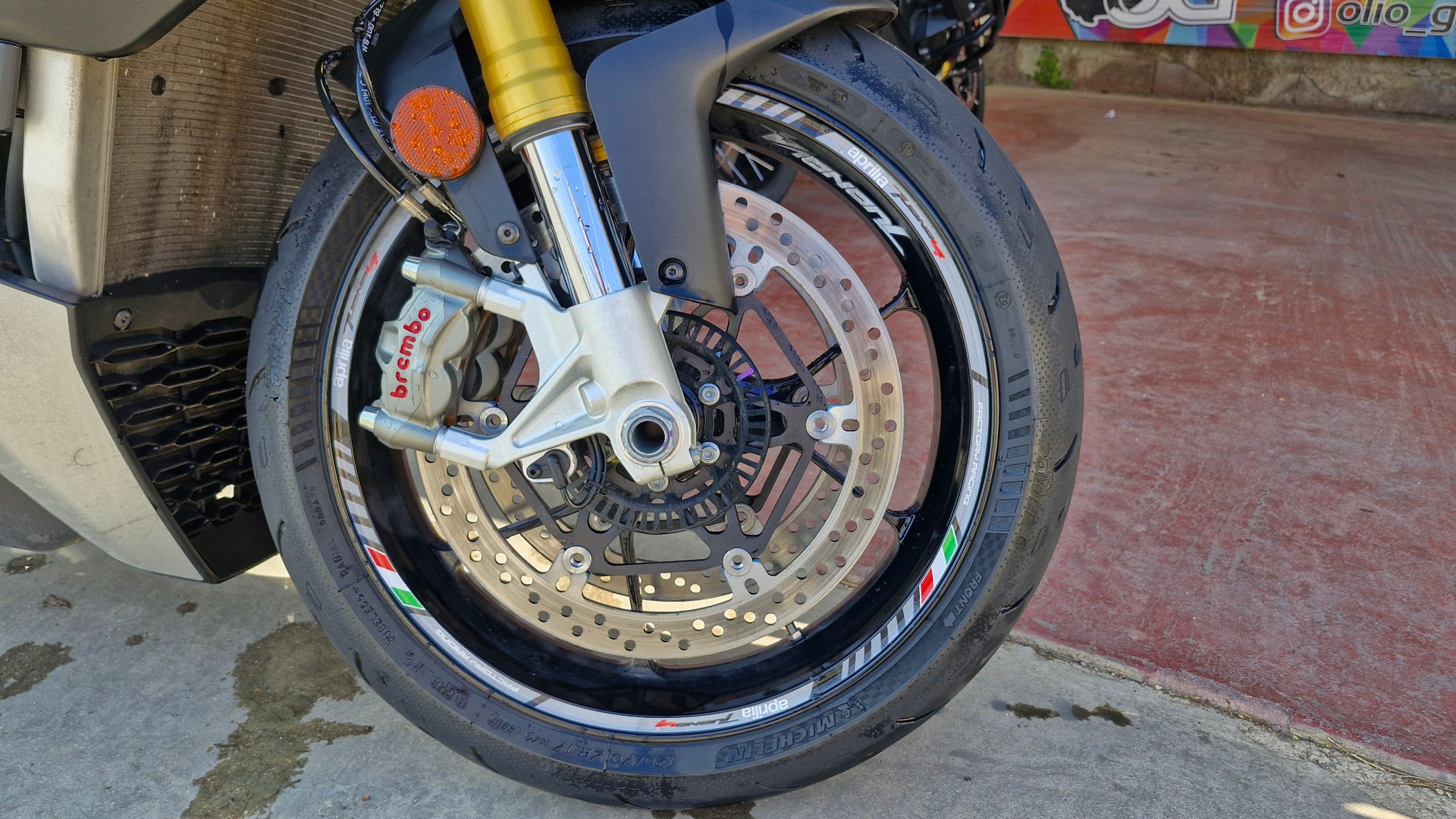 APRILIA Tuono V4 1100-image-5