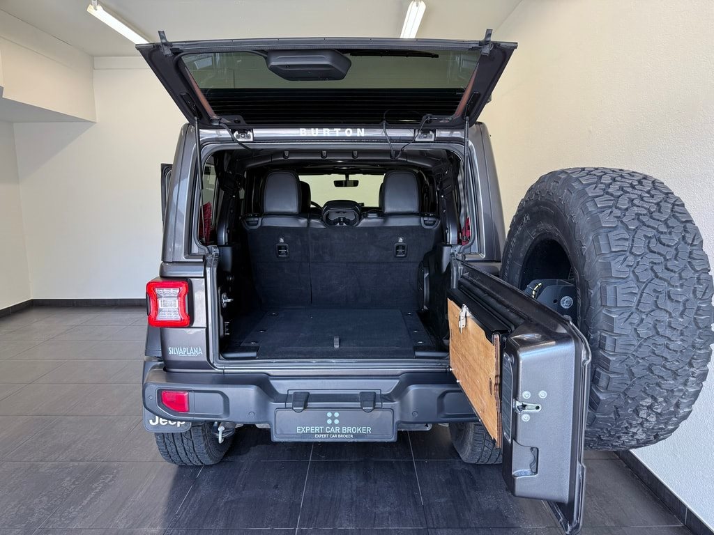 JEEP WRANGLER 2.2MJ Unlimited Sahara Automatic-image-22