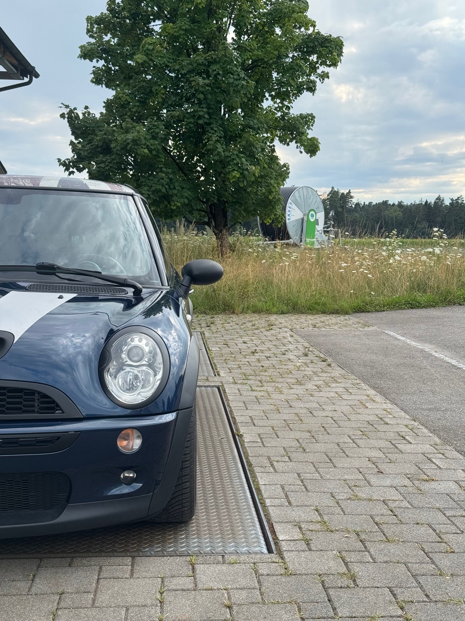 MINI Cooper S-showroom-element-3