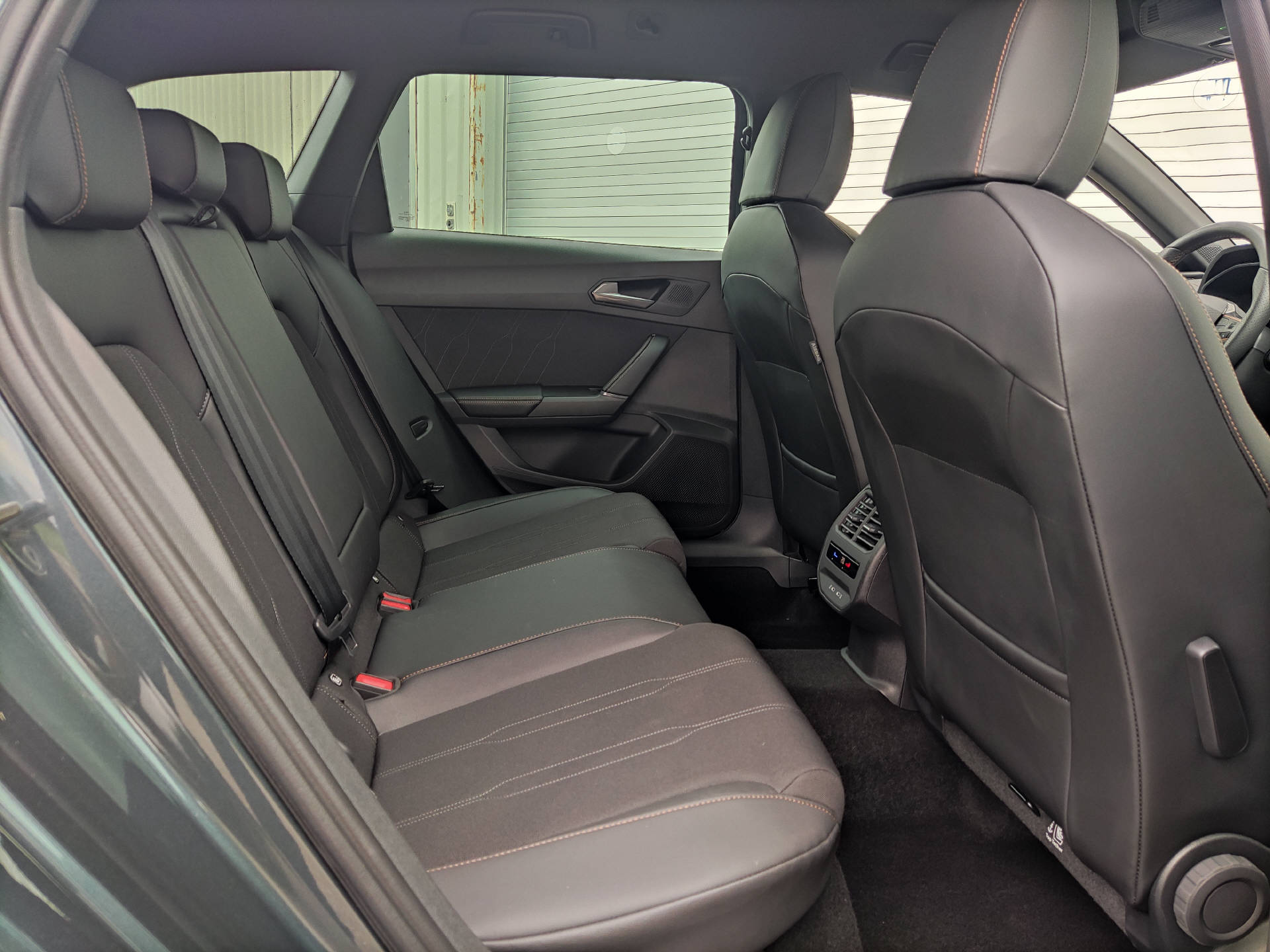 CUPRA Leon ST 1.5 eTSI DSG-image-10