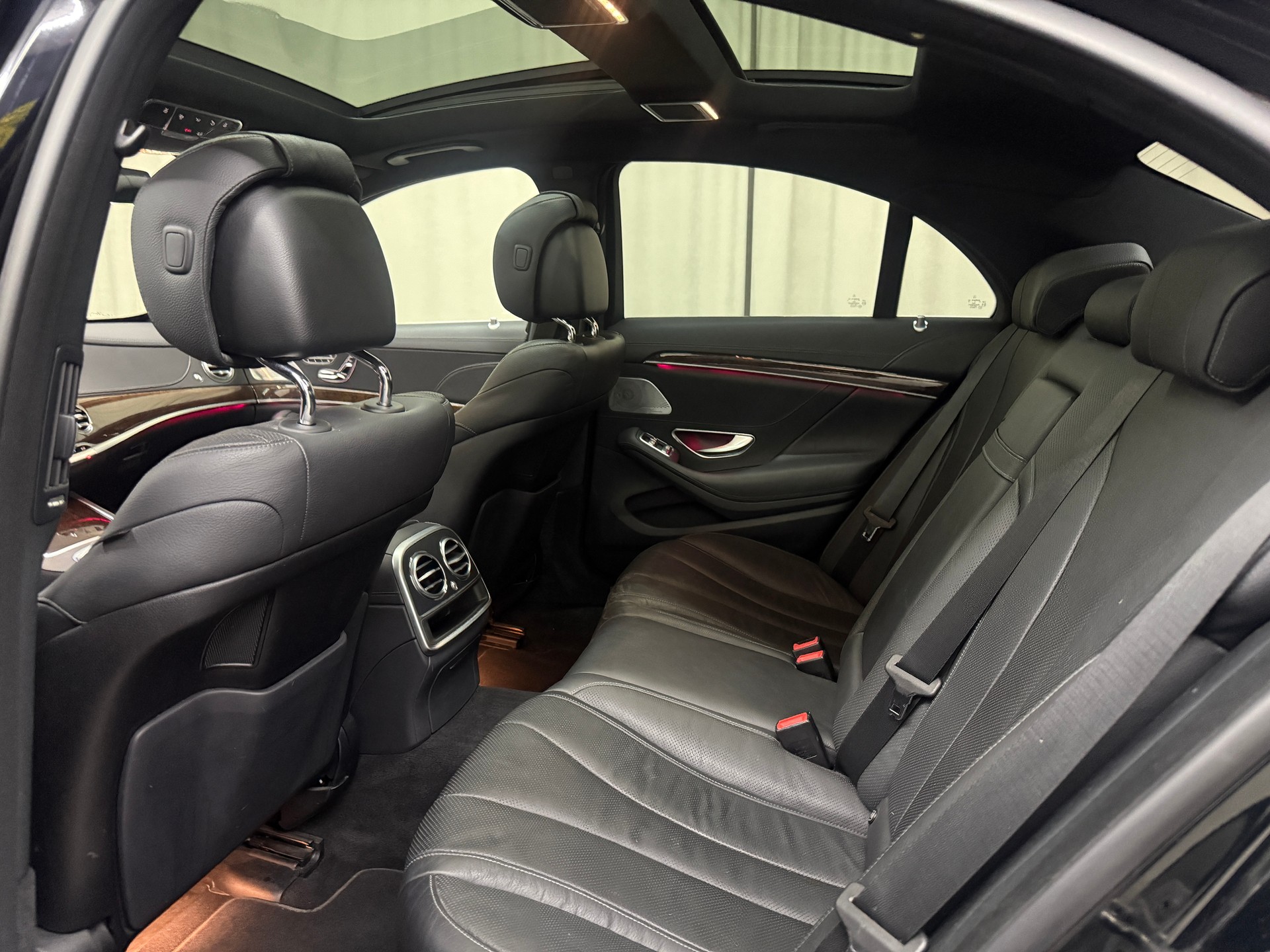 MERCEDES-BENZ S 560 4Matic AMG-Line 9G-Tronic-image-7