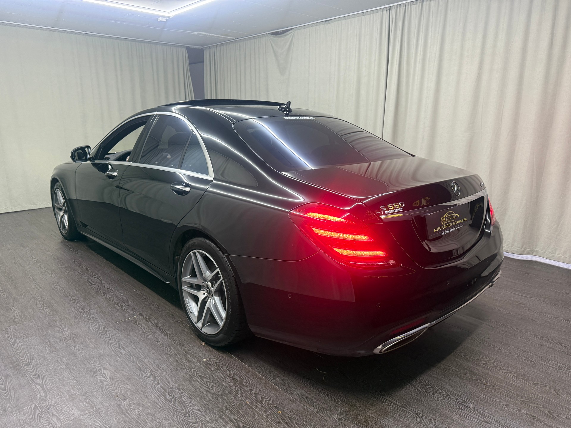 MERCEDES-BENZ S 560 4Matic AMG-Line 9G-Tronic-image-5