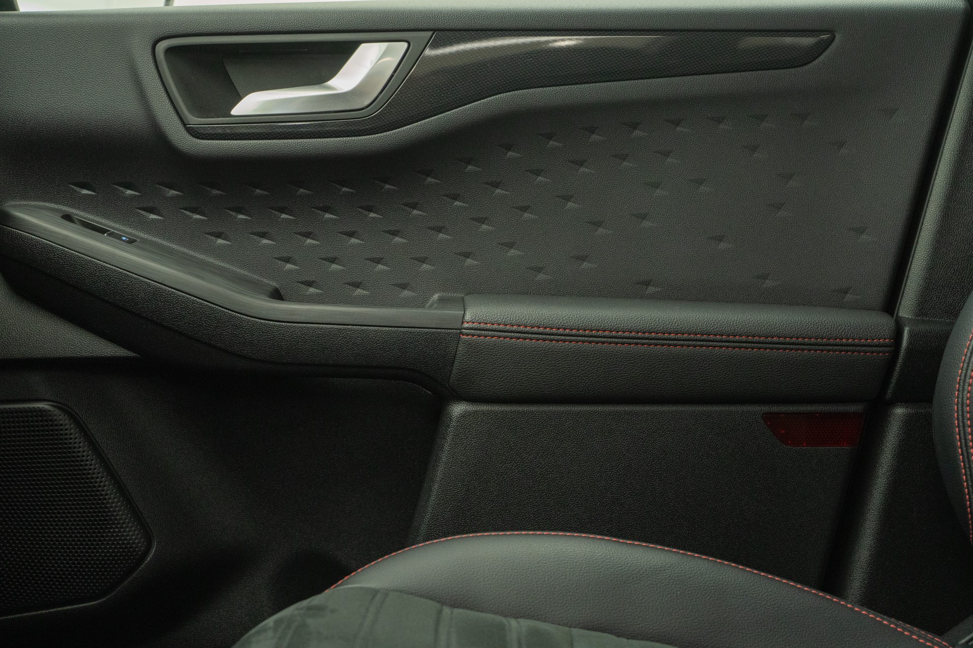 FORD Kuga 2.5 Plug-in Hybrid ST-Line X-image-13