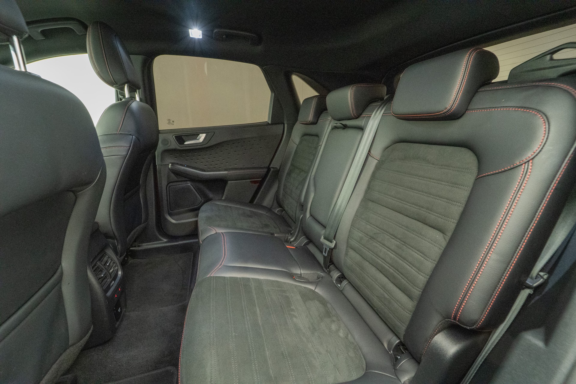 FORD Kuga 2.5 Plug-in Hybrid ST-Line X-image-8