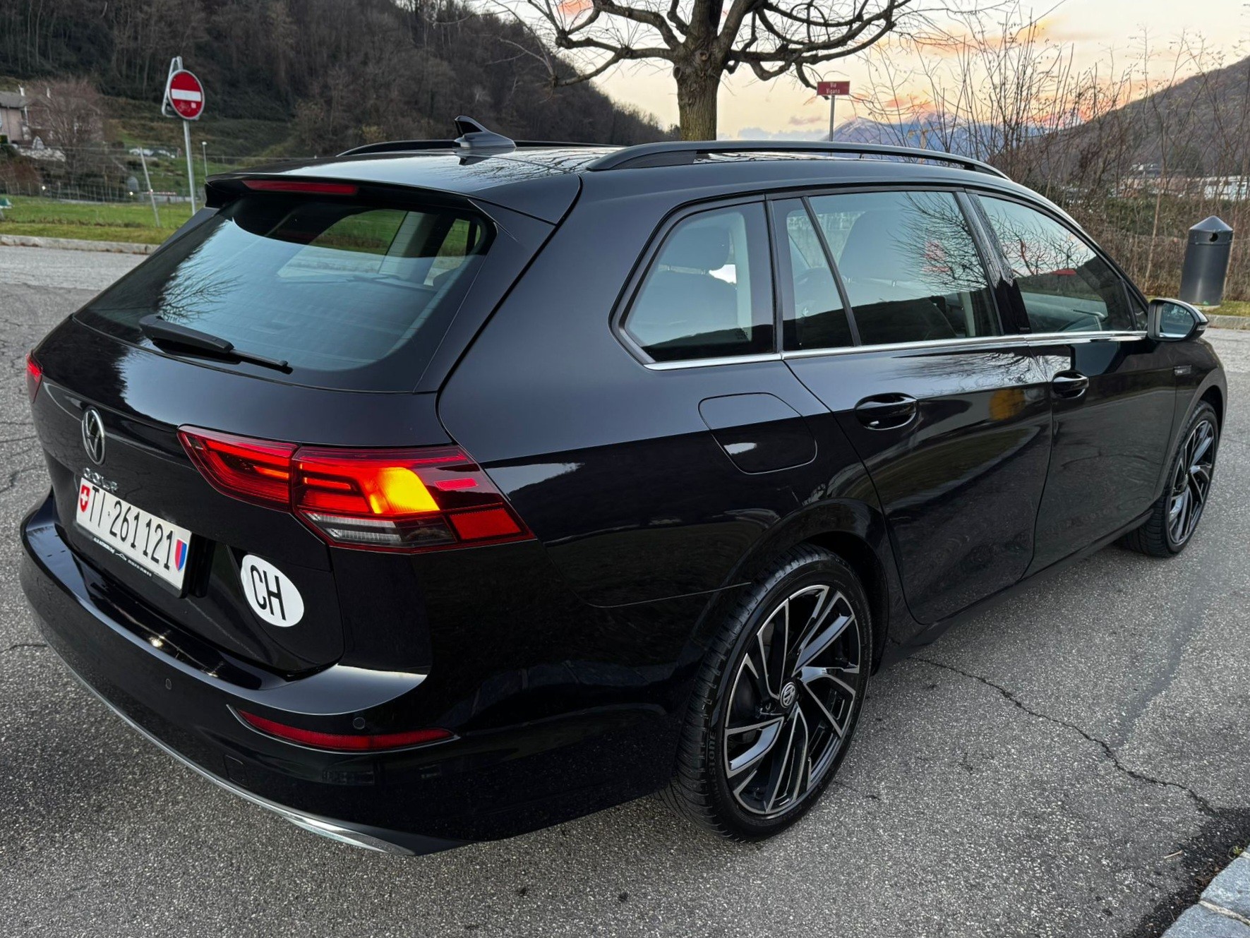 VW Golf Variant 2.0 TDI Style DSG-image-2
