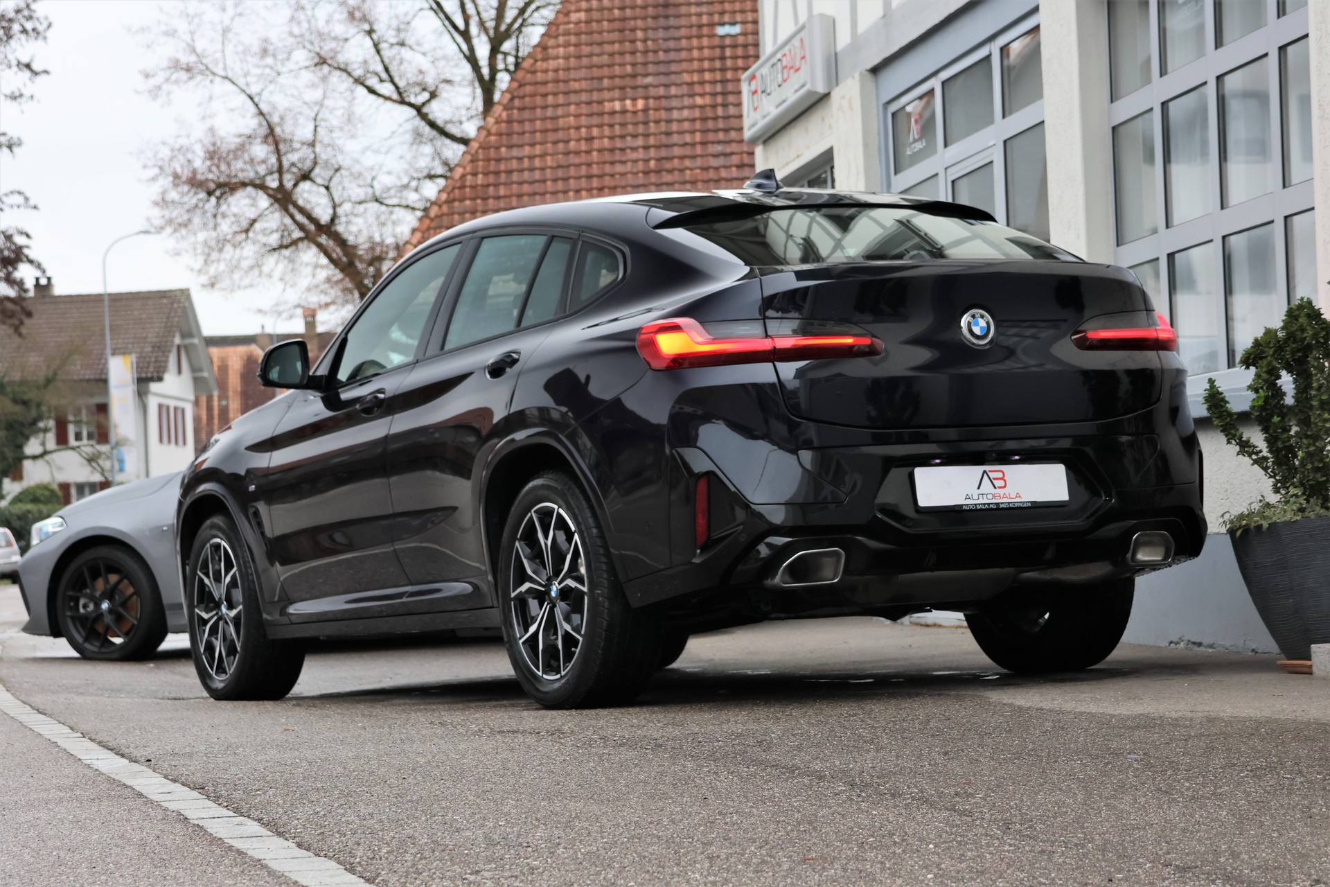 BMW X4 xDrive 48V 20d M Sport Steptronic (CH)-showroom-element-2