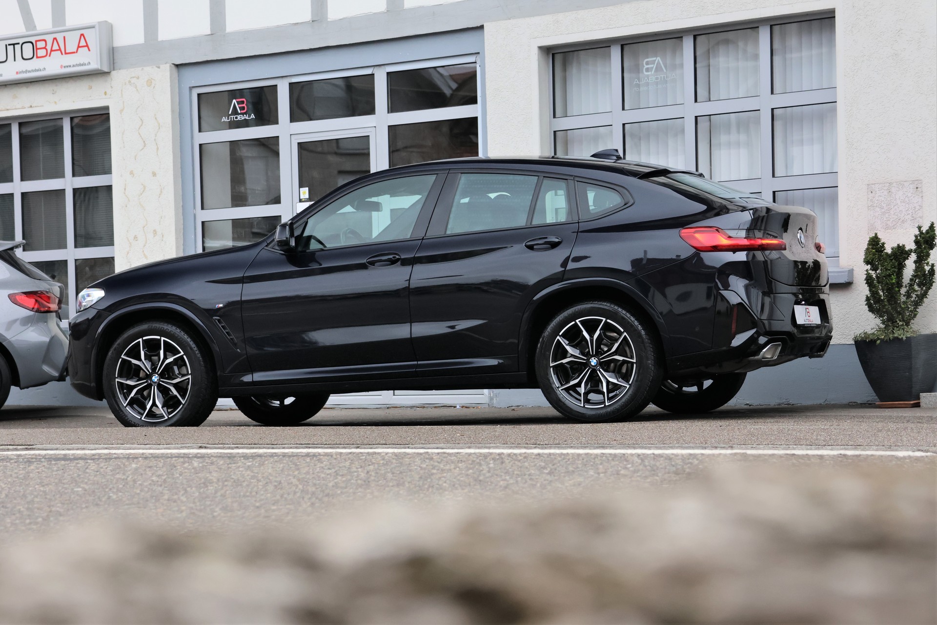 BMW X4 xDrive 48V 20d M Sport Steptronic (CH)-showroom-element-3