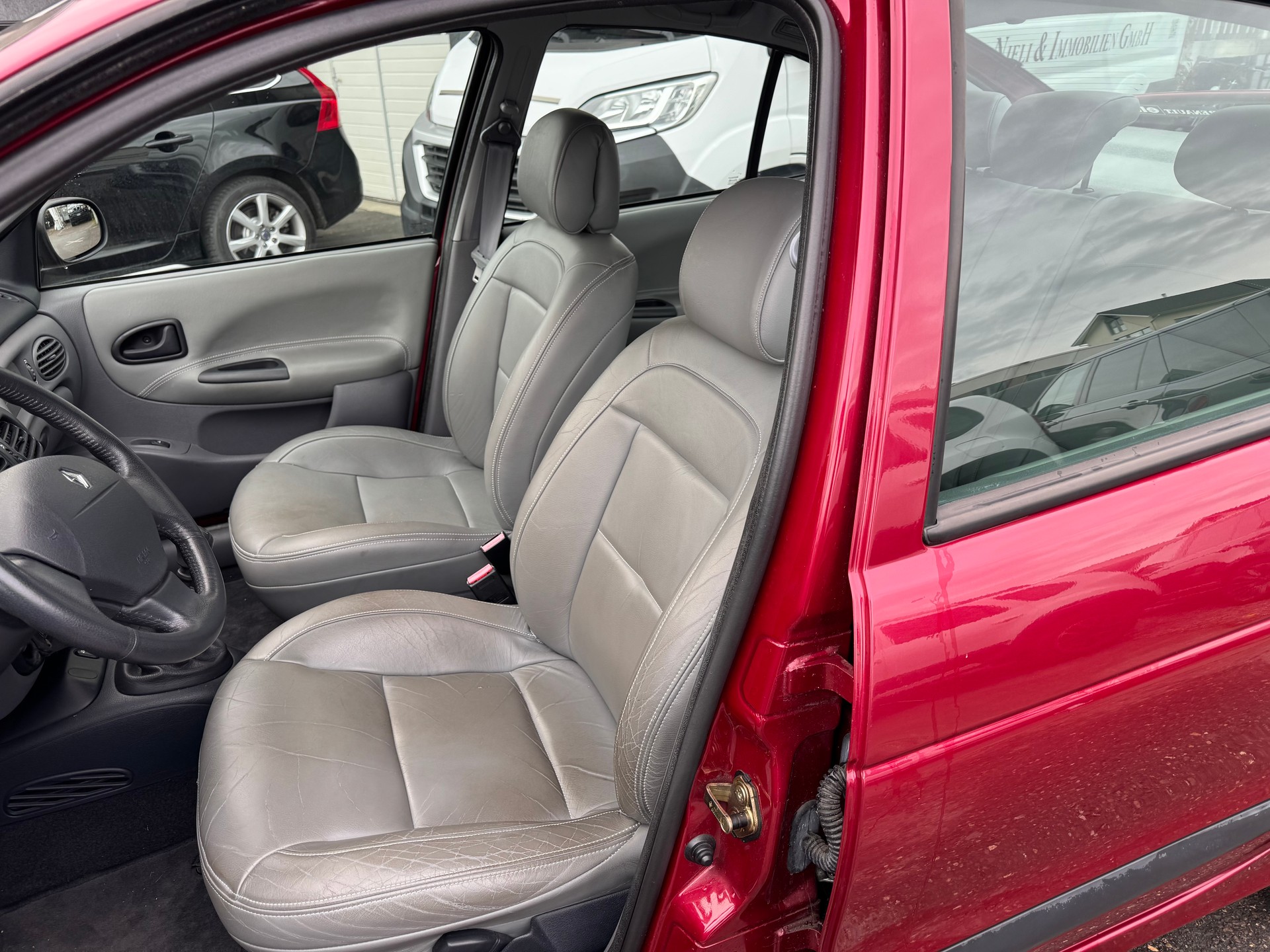 RENAULT Mégane 1.6 16V RT-image-9