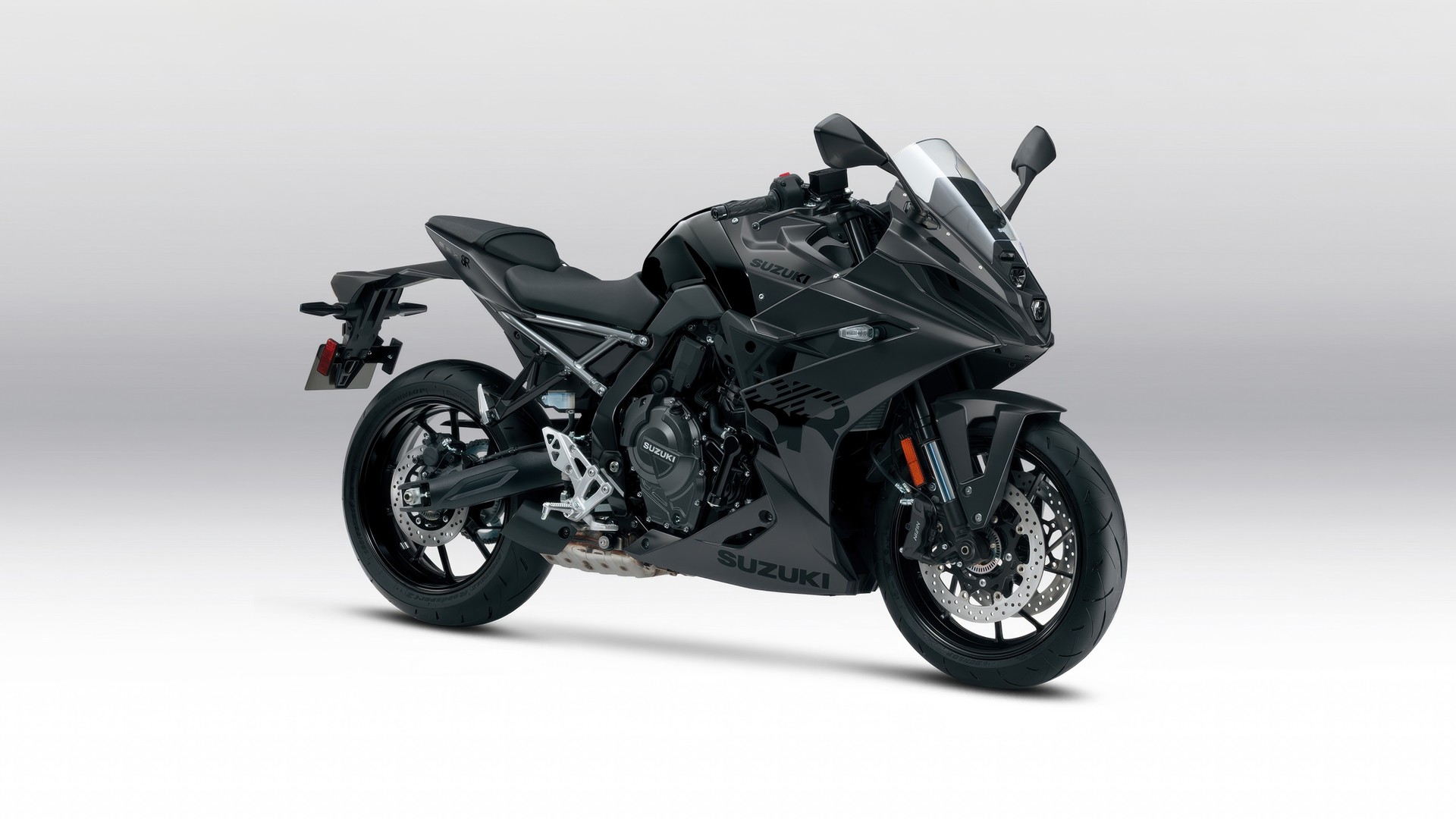 SUZUKI GSX - 8R