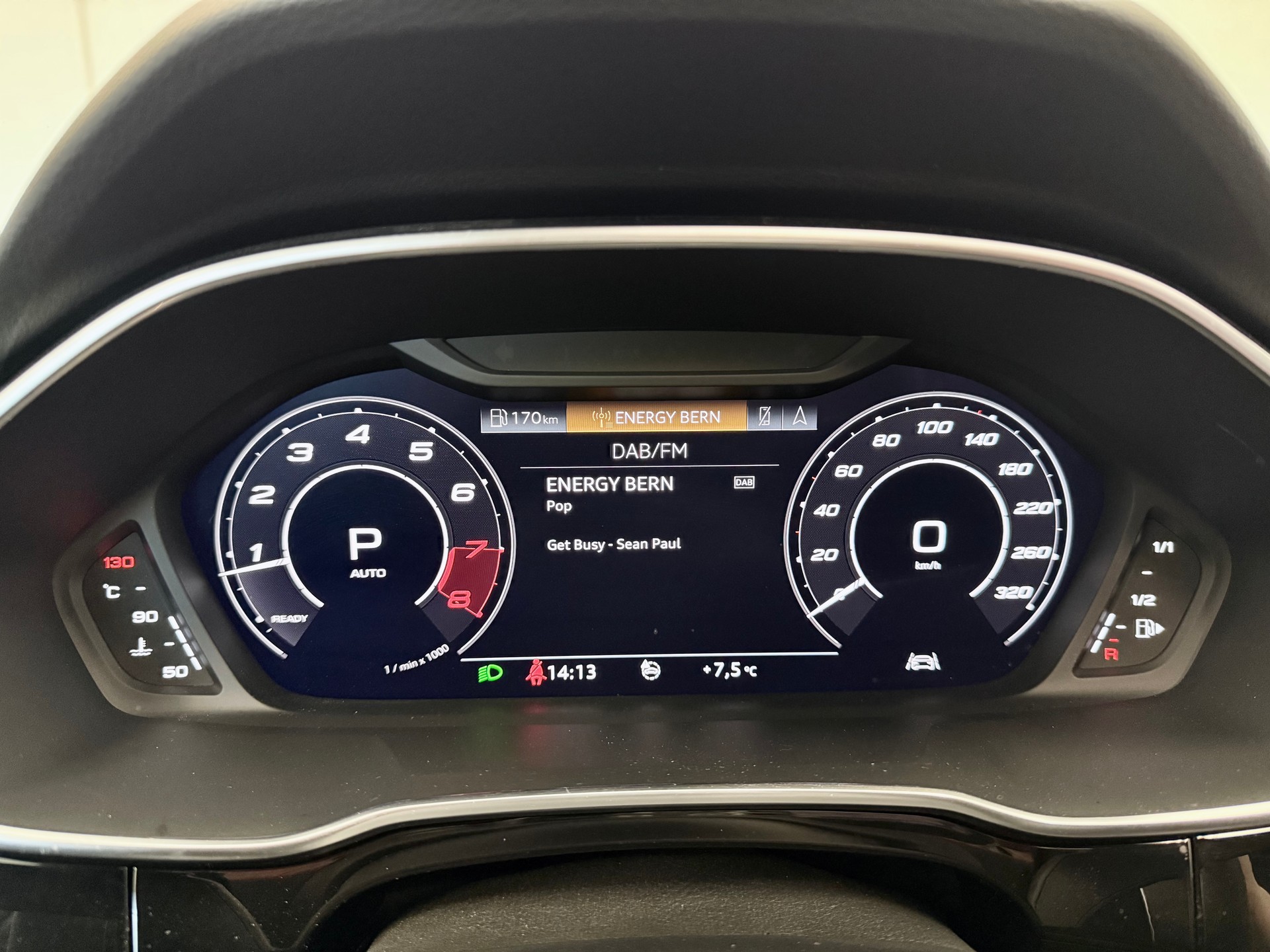 AUDI RS Q3 2.5 TFSI quattro S tronic-image-21