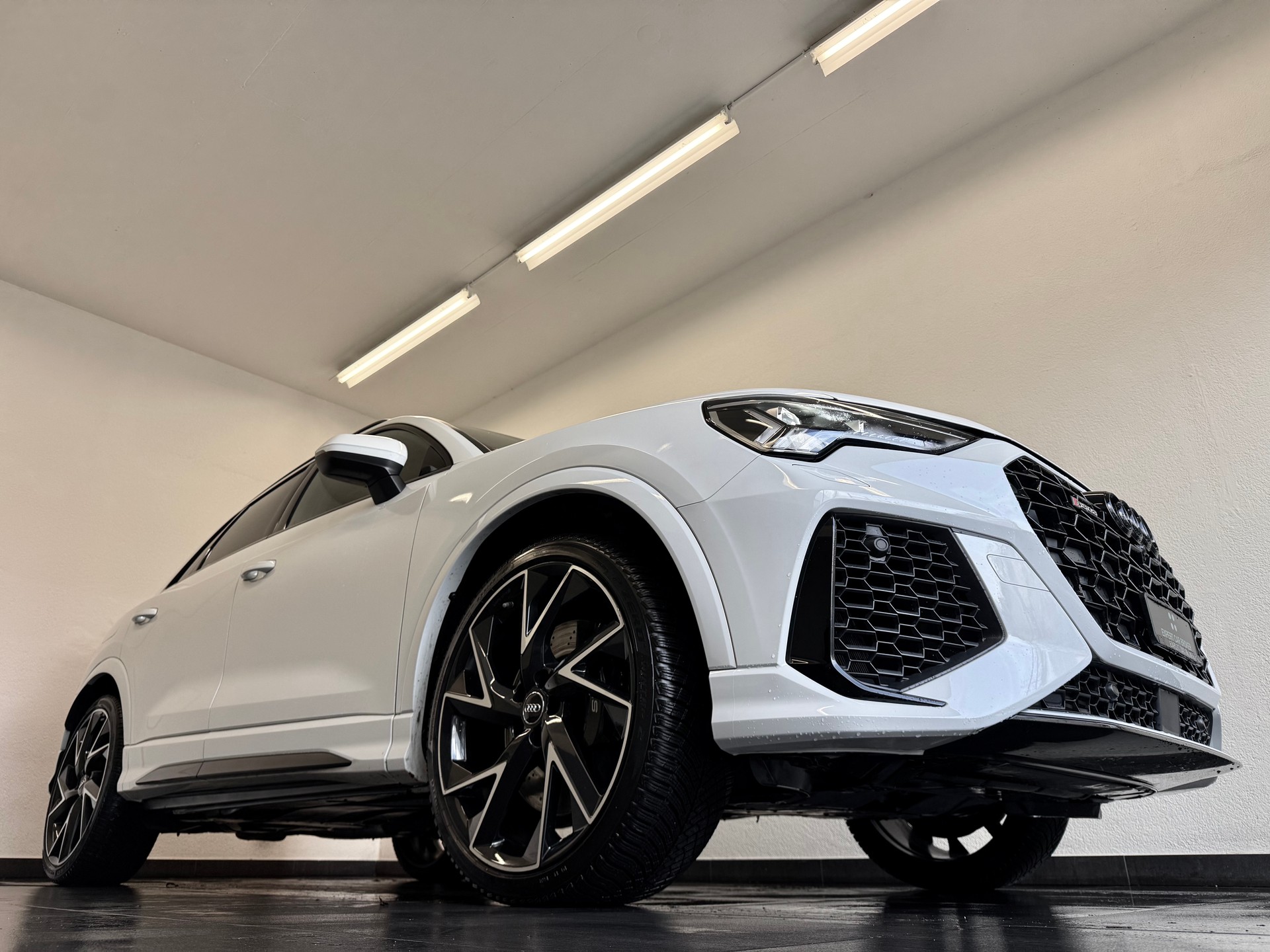 AUDI RS Q3 2.5 TFSI quattro S tronic-showroom-element-2