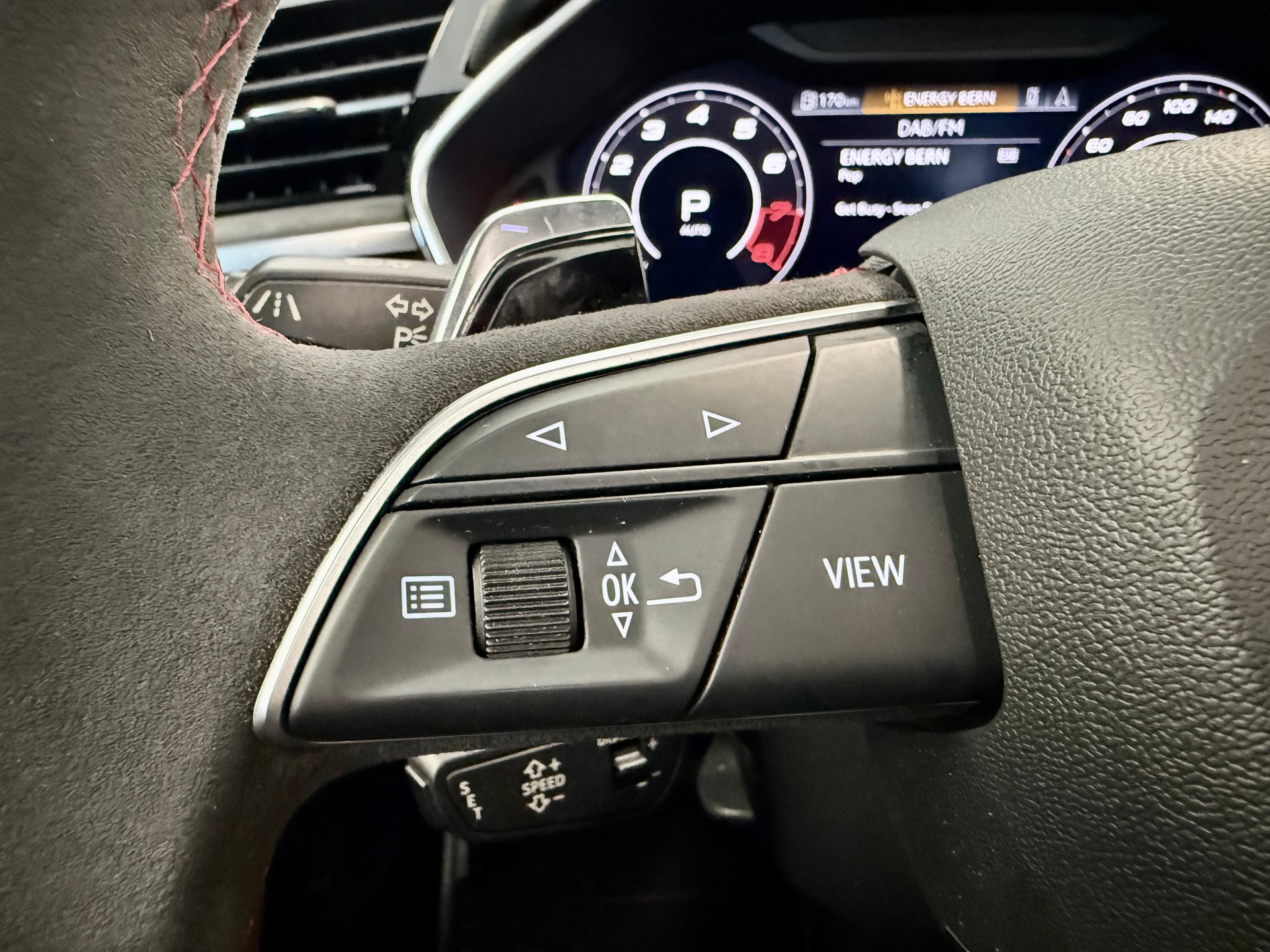 AUDI RS Q3 2.5 TFSI quattro S tronic-image-19
