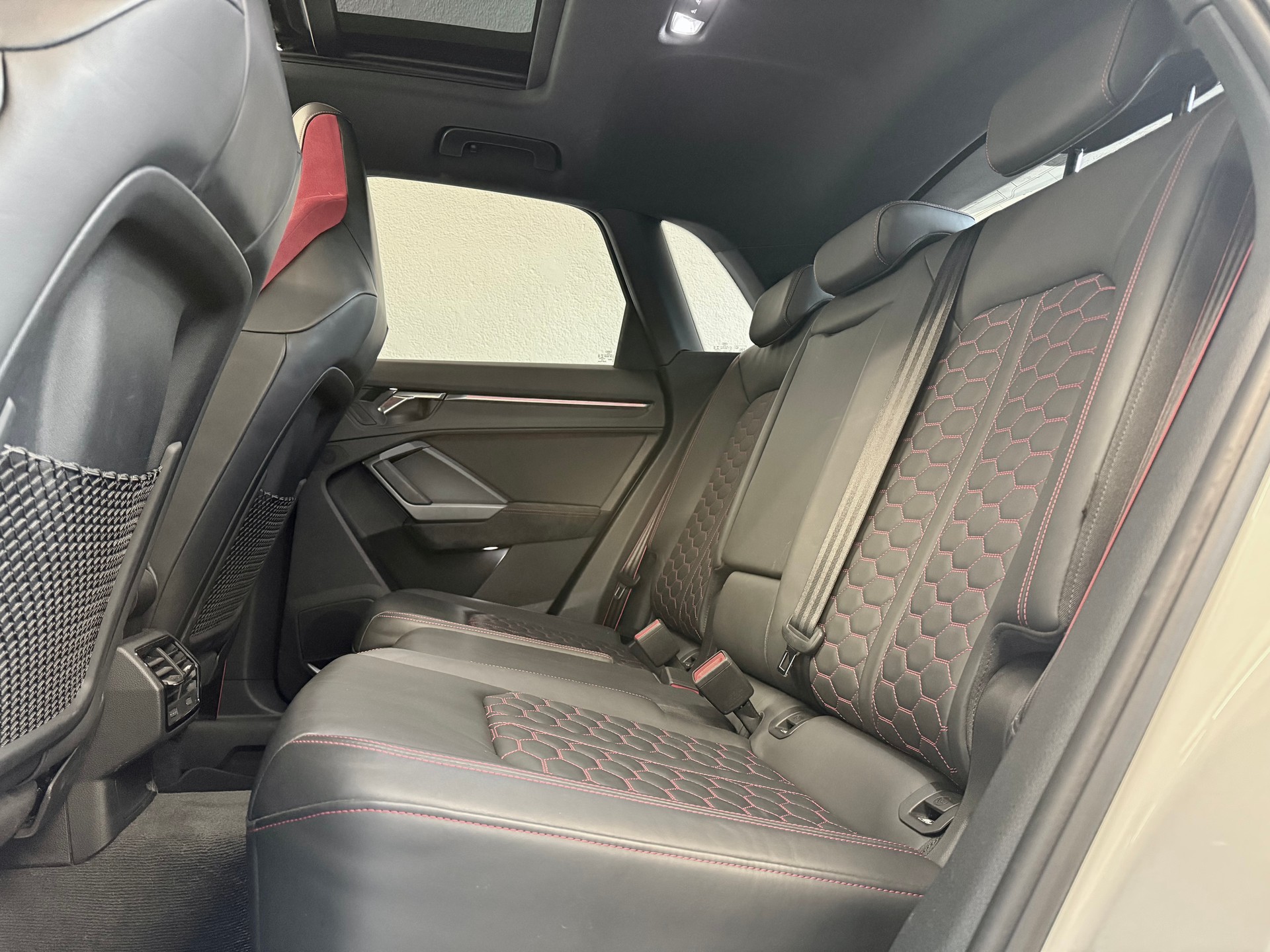 AUDI RS Q3 2.5 TFSI quattro S tronic-image-18