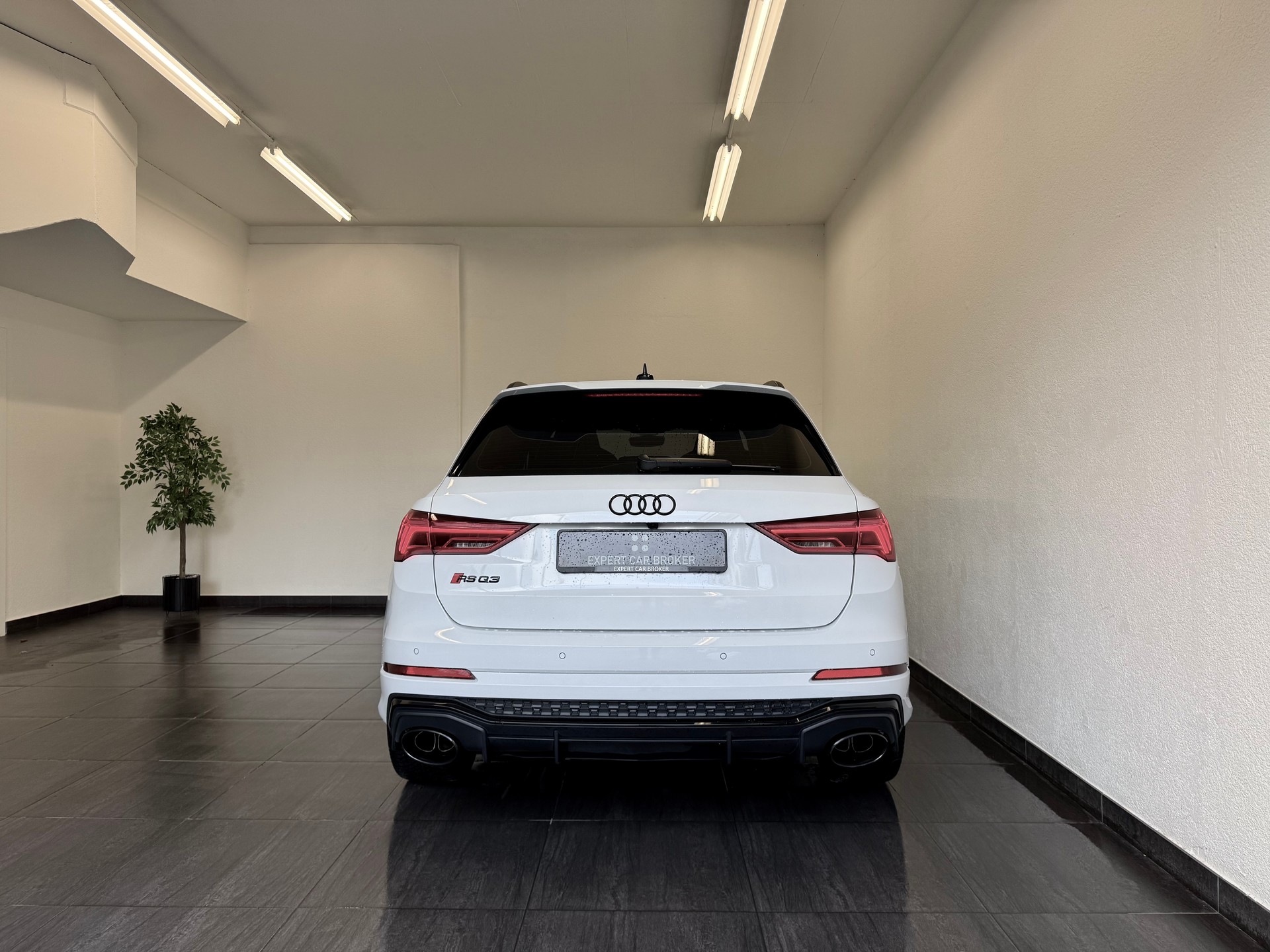 AUDI RS Q3 2.5 TFSI quattro S tronic-image-9