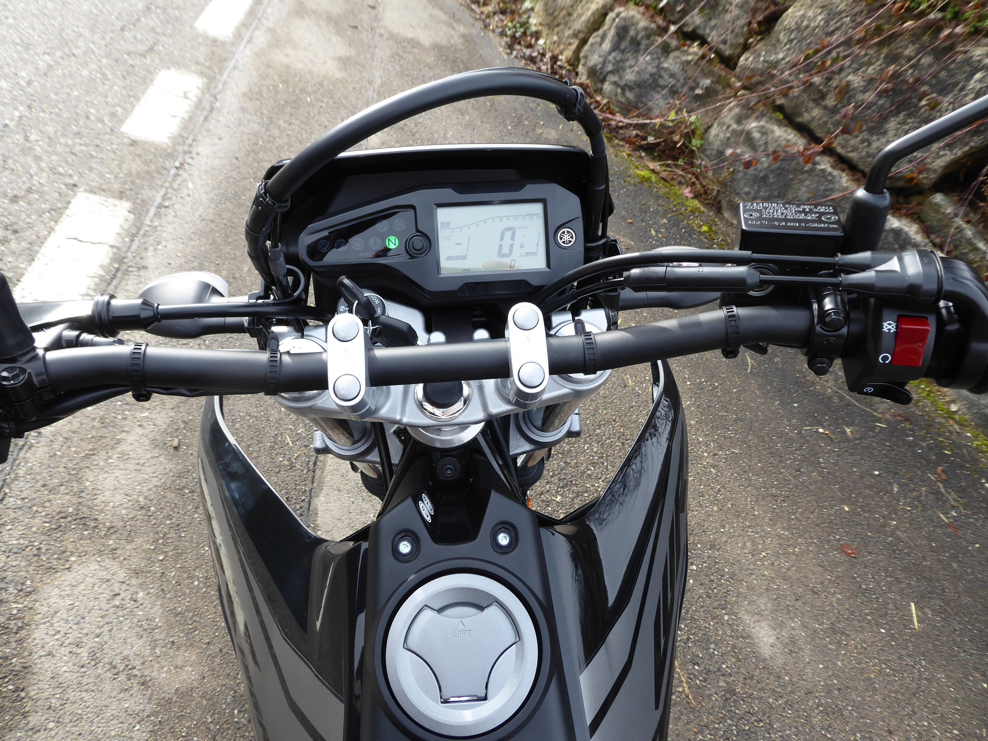YAMAHA WR 125-image-4