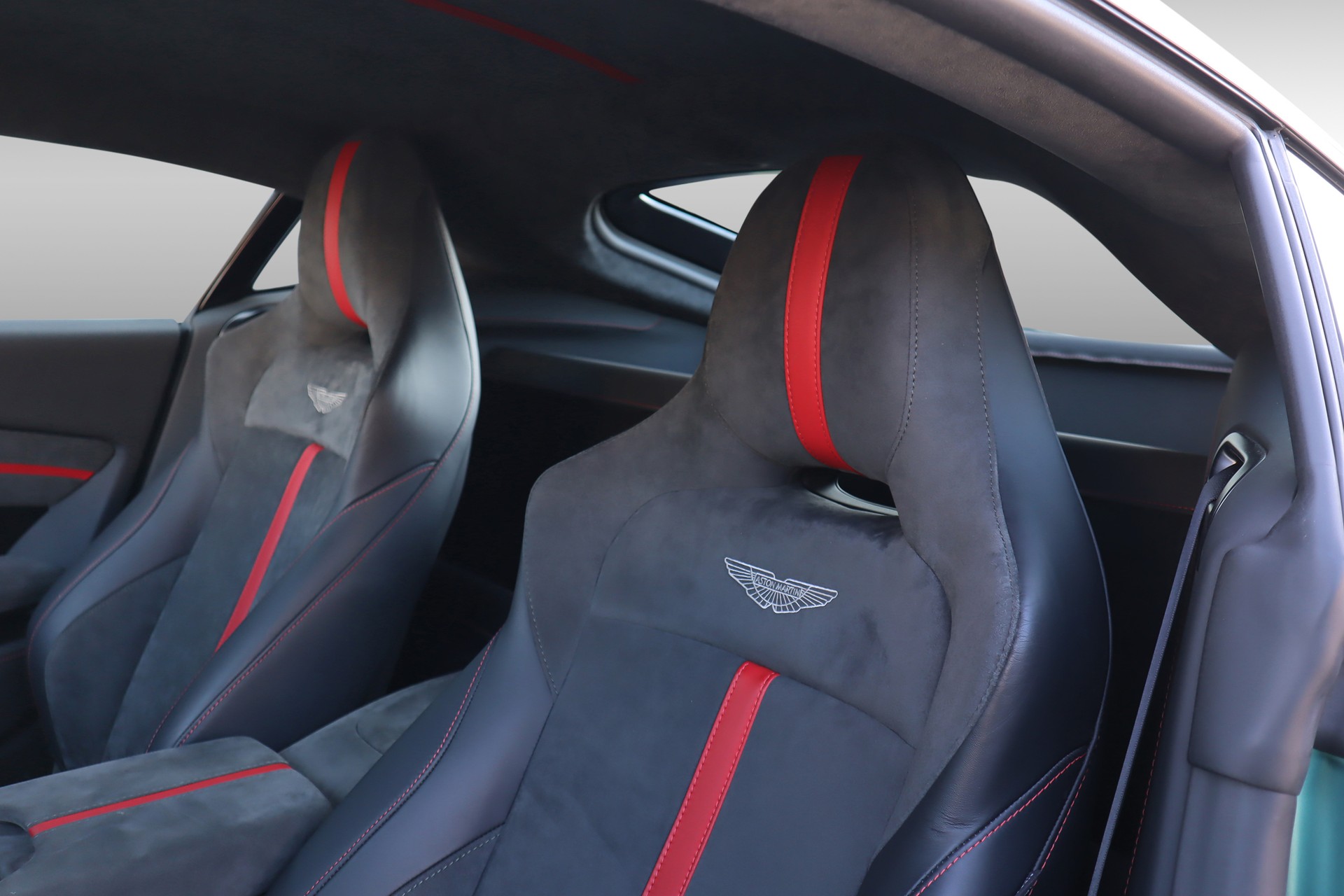 ASTON MARTIN V8 Vantage F1 Edition-image-11
