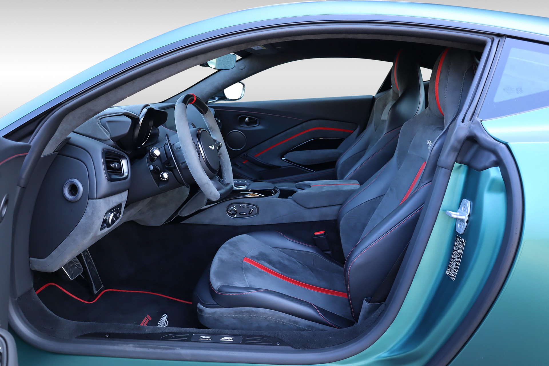 ASTON MARTIN V8 Vantage F1 Edition-image-9