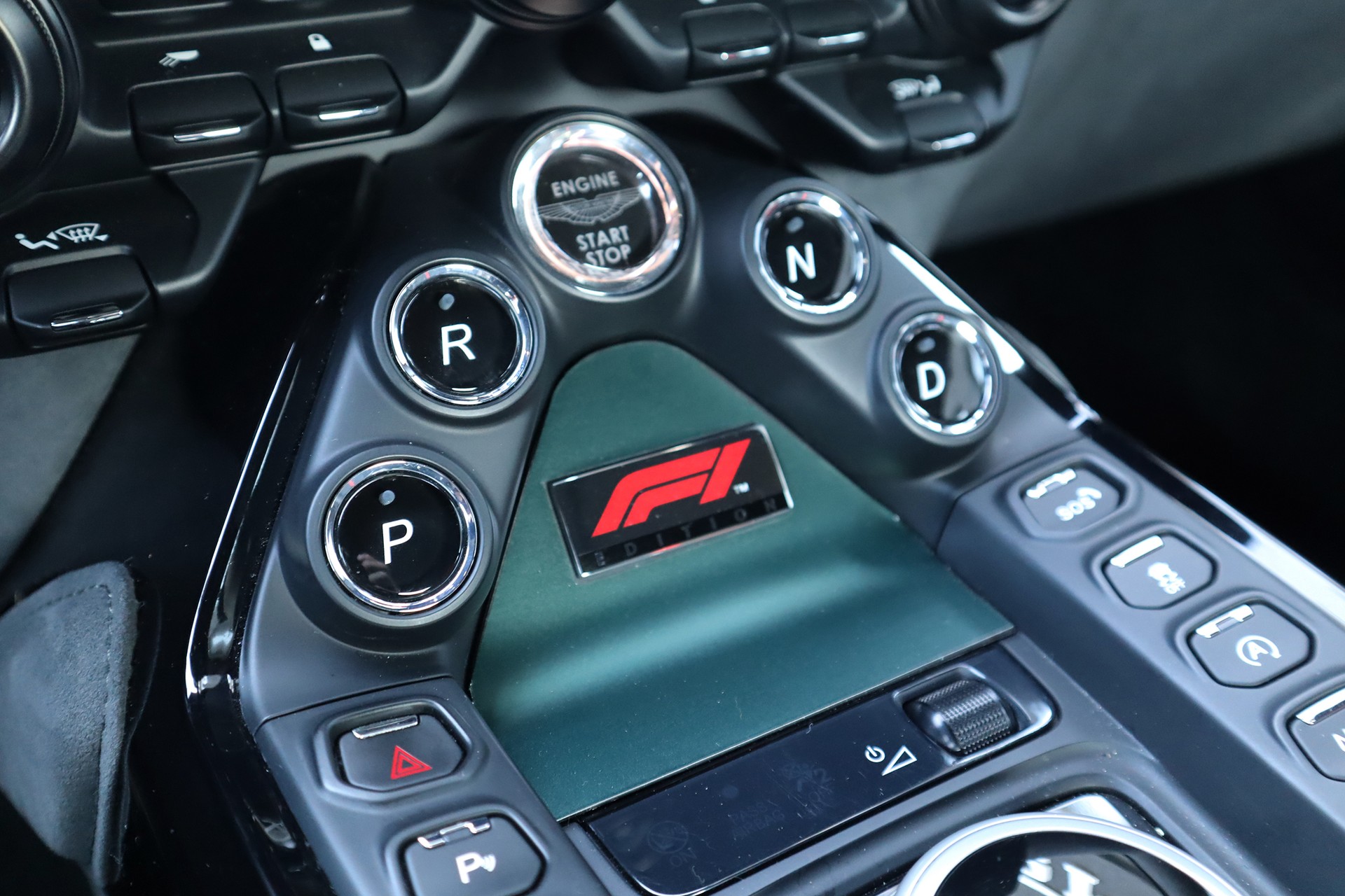 ASTON MARTIN V8 Vantage F1 Edition-image-12