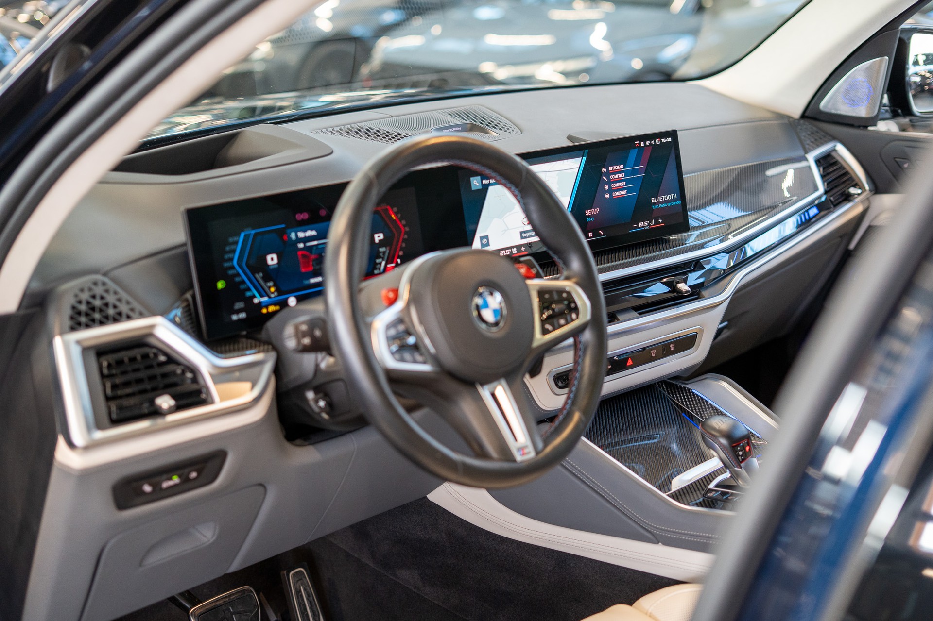 BMW X5 M Competition / Pano Sky Lounge / Bowers&Wilkins / Massage-Sitz / 360°Kamera-image-12