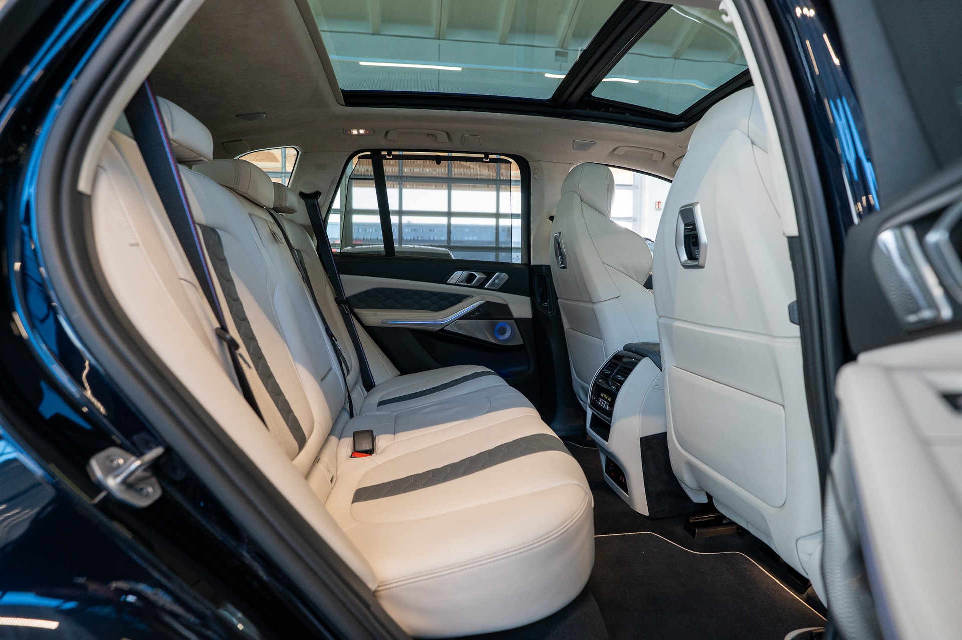 BMW X5 M Competition / Pano Sky Lounge / Bowers&Wilkins / Massage-Sitz / 360°Kamera-image-19