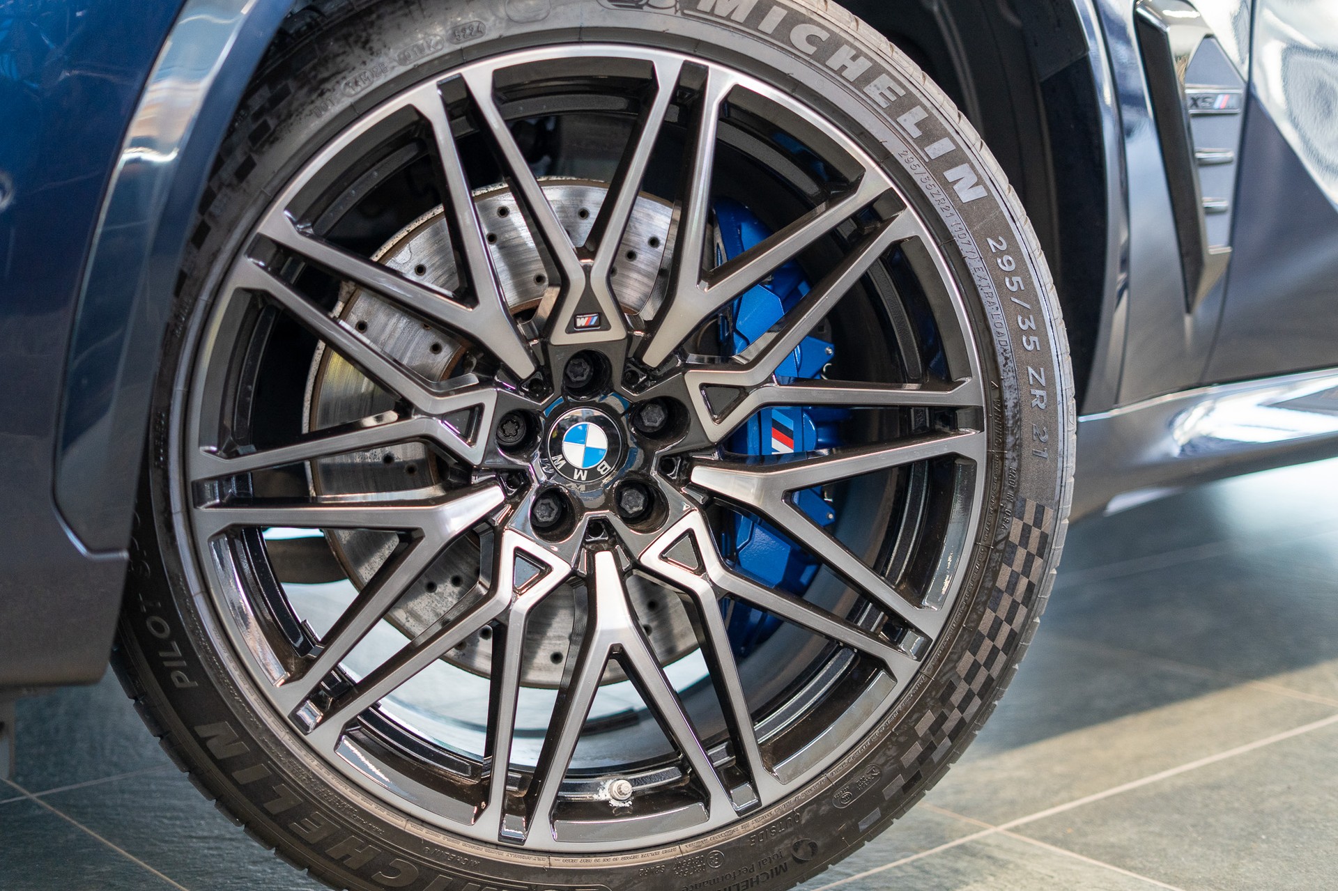 BMW X5 M Competition / Pano Sky Lounge / Bowers&Wilkins / Massage-Sitz / 360°Kamera-image-33