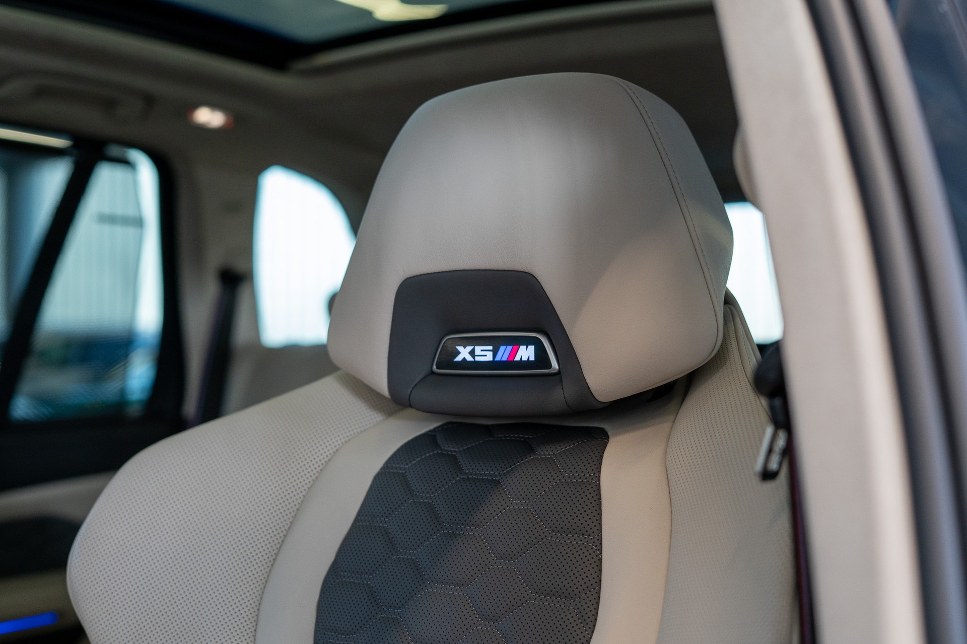 BMW X5 M Competition / Pano Sky Lounge / Bowers&Wilkins / Massage-Sitz / 360°Kamera-image-10