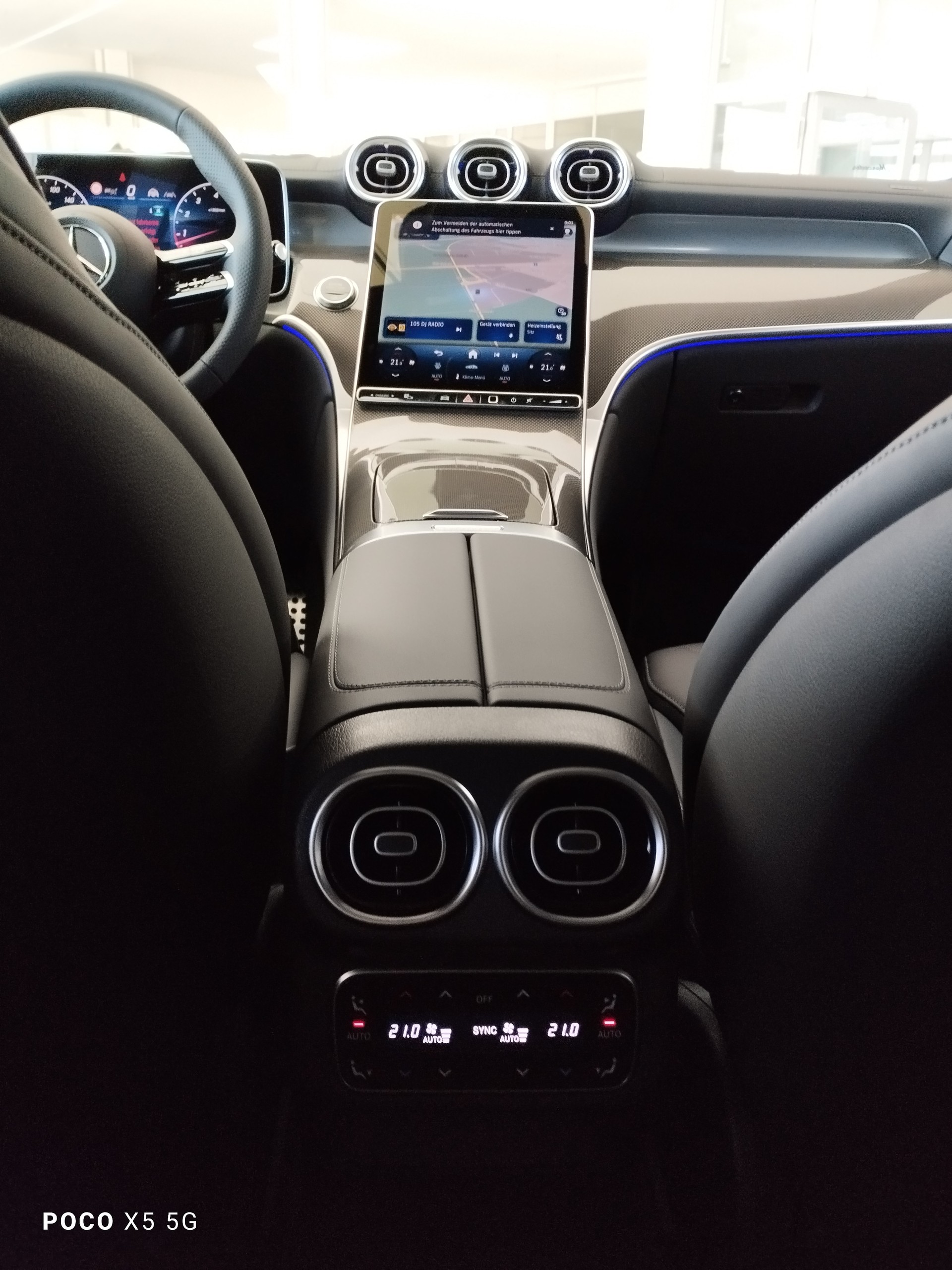 MERCEDES-BENZ GLC 300 4Matic-image-12
