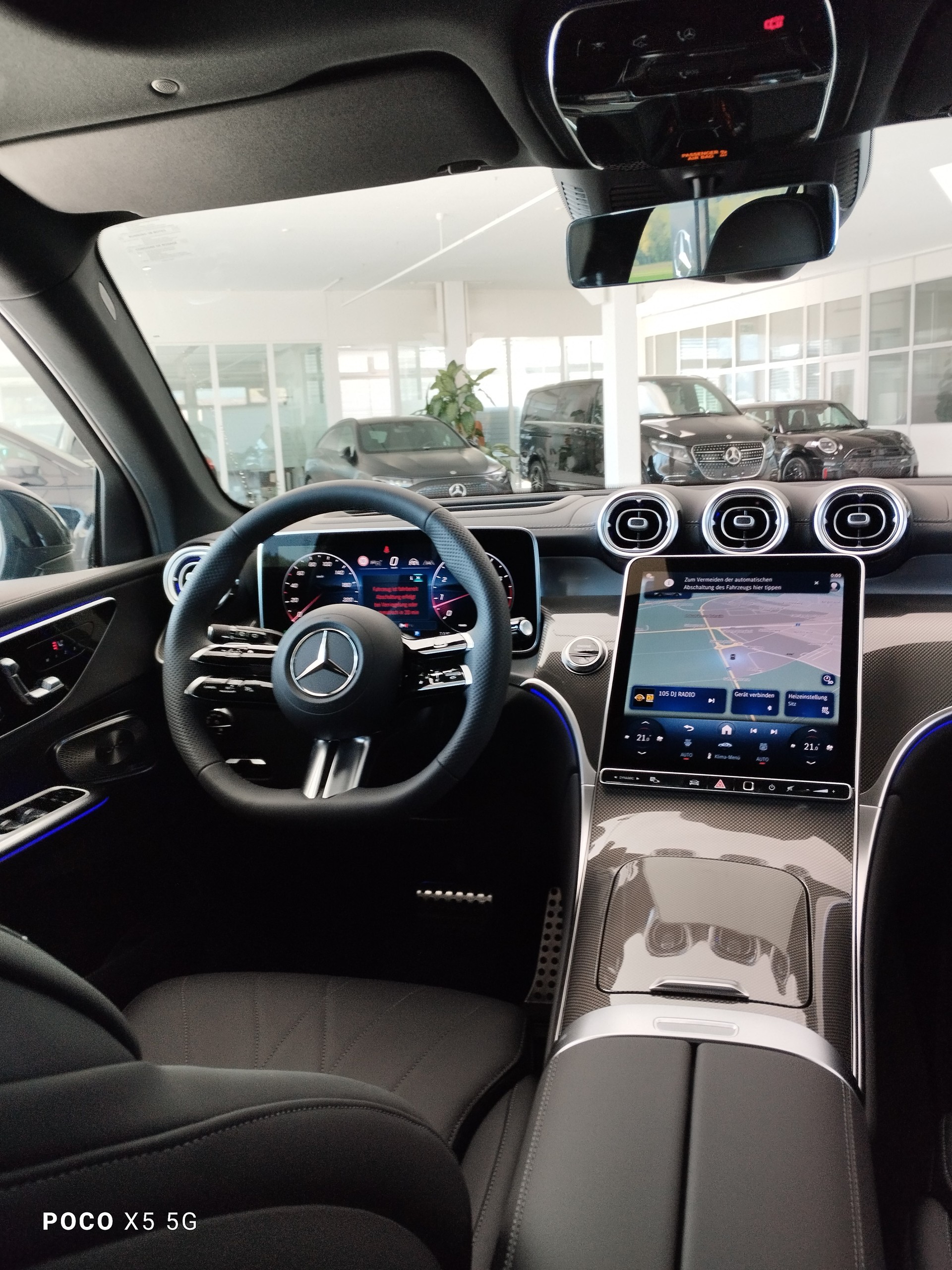 MERCEDES-BENZ GLC 300 4Matic-image-10