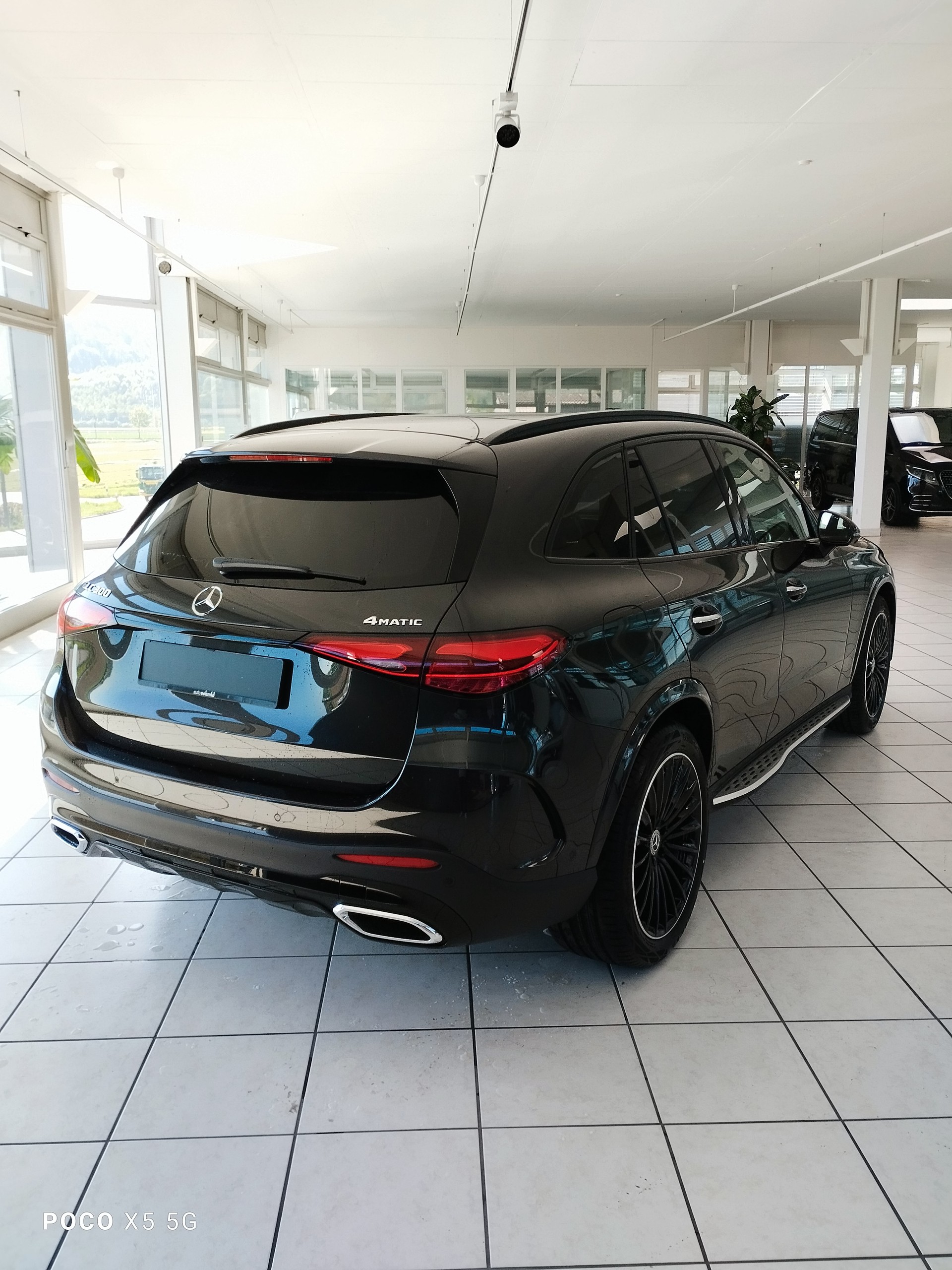 MERCEDES-BENZ GLC 300 4Matic-image-4