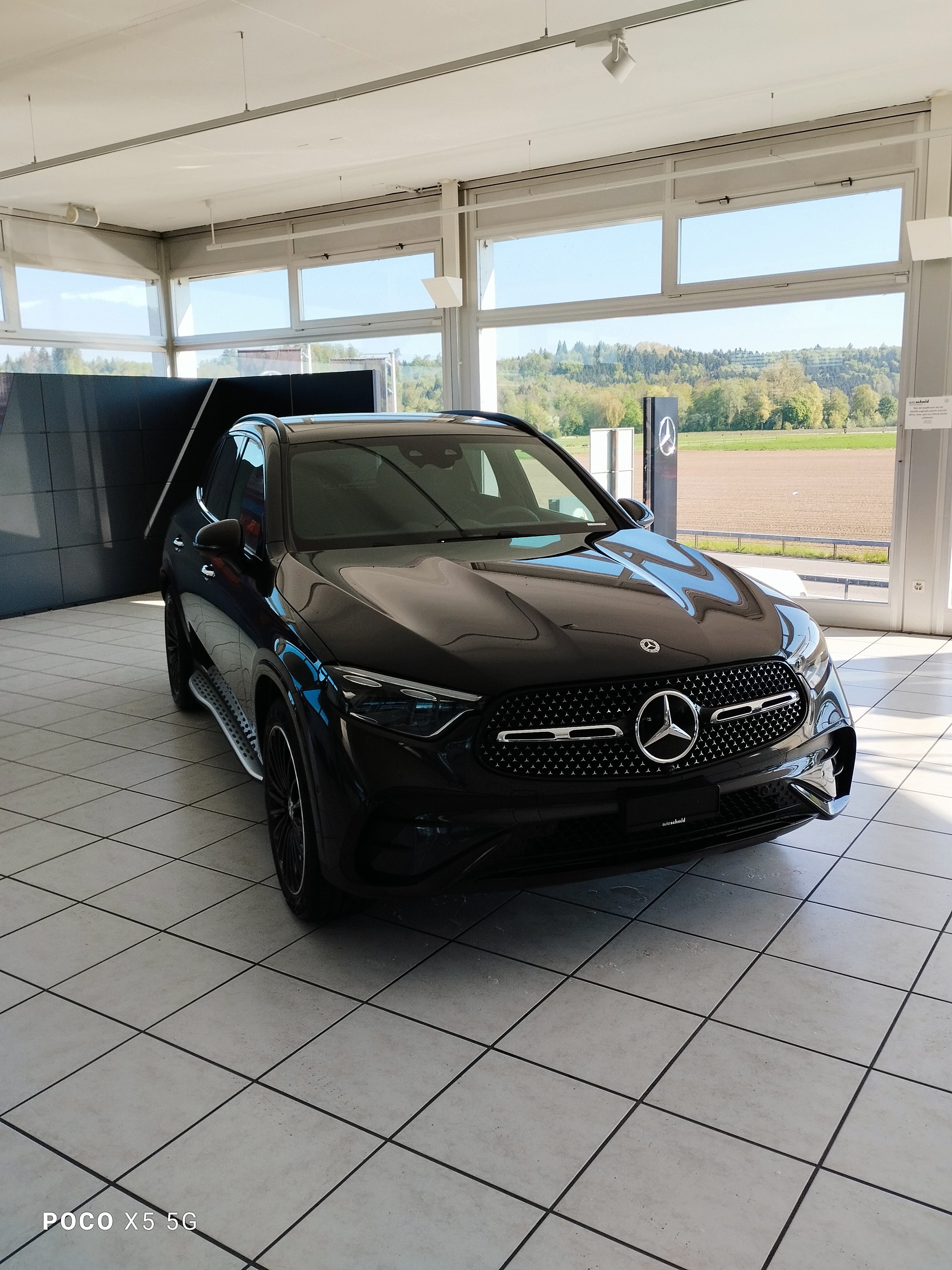 MERCEDES-BENZ GLC 300 4Matic-showroom-element-1