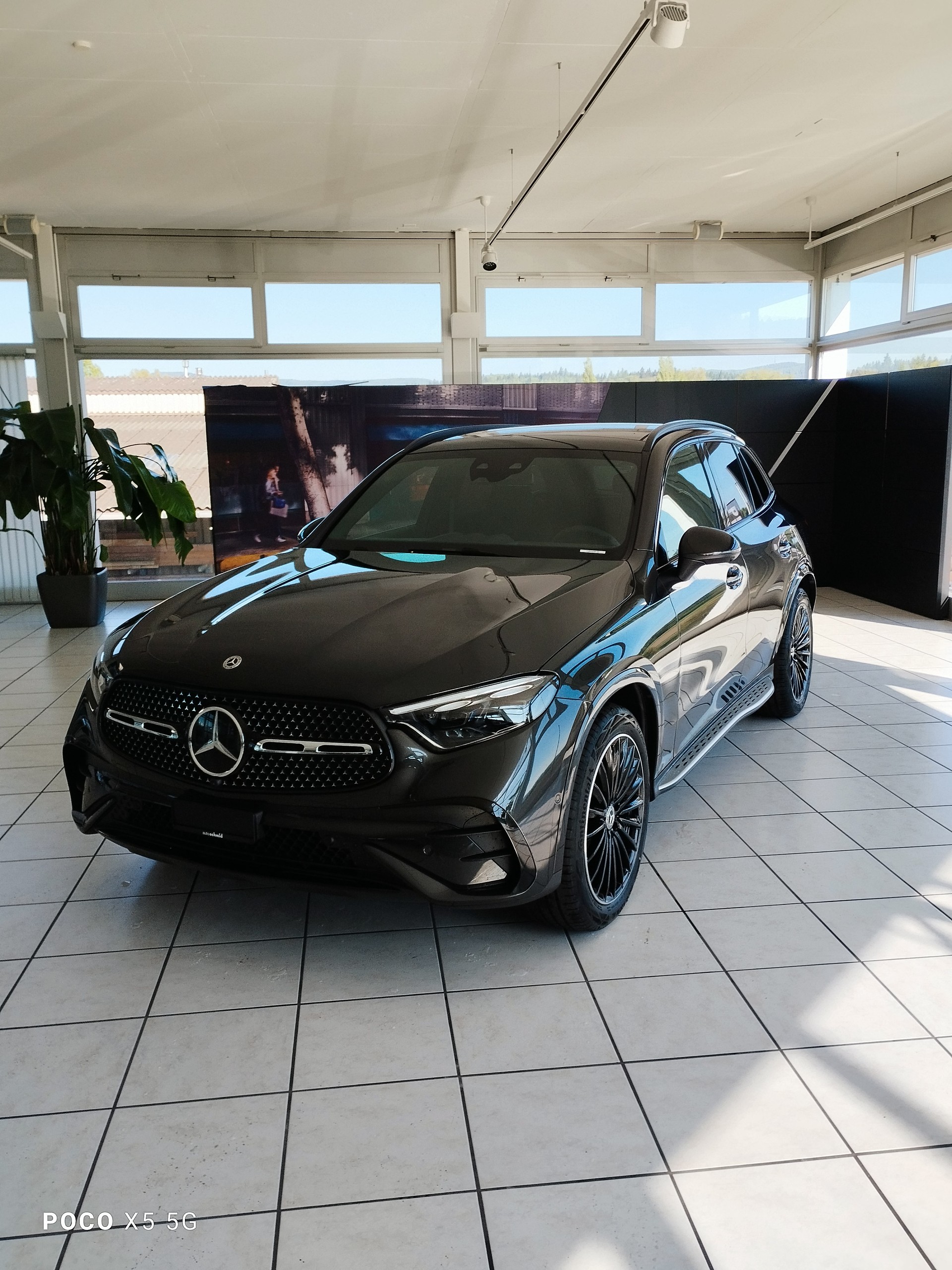 MERCEDES-BENZ GLC 300 4Matic-showroom-element-2