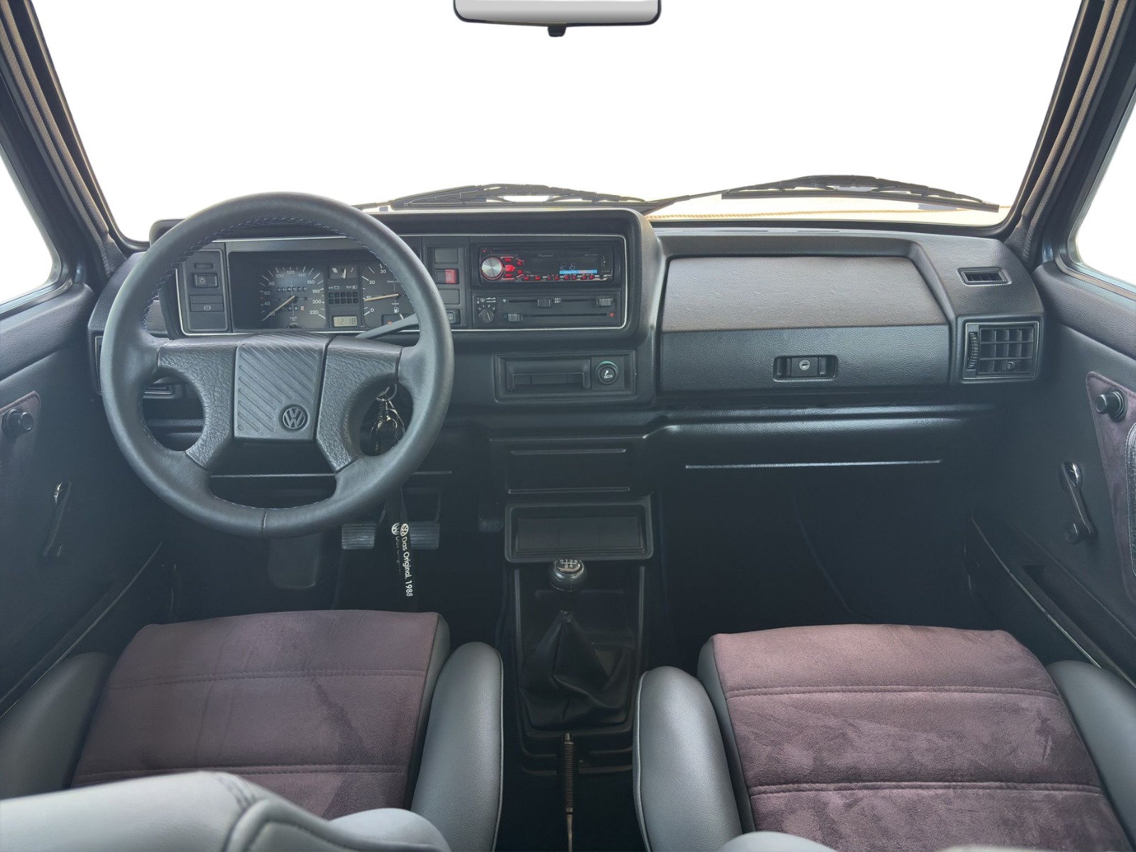 VW Golf Cabriolet 1800-image-12