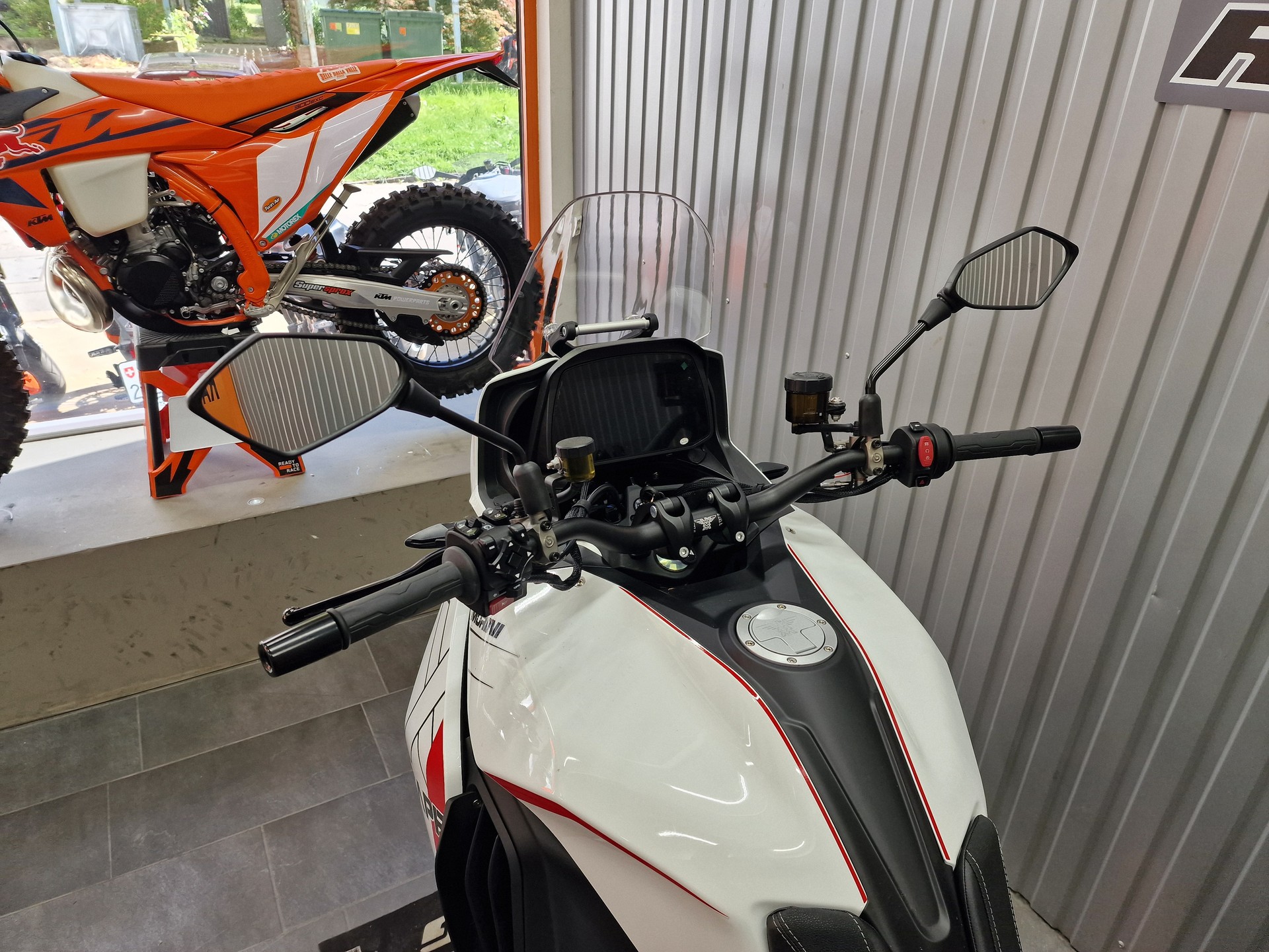 MOTO MORINI X-Cape 1200-image-6
