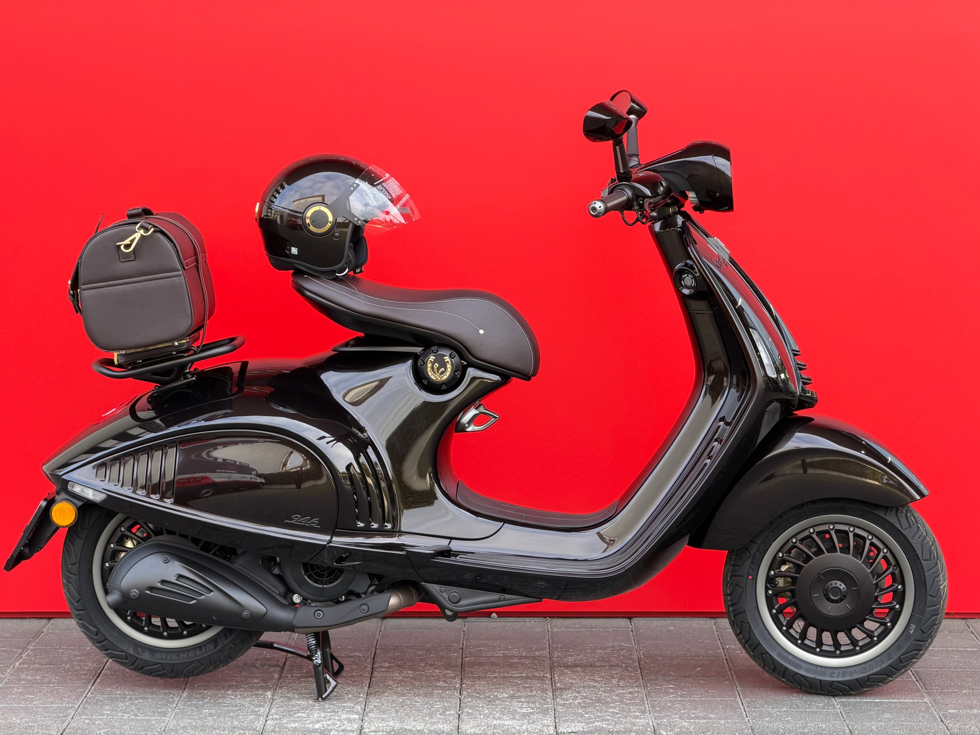PIAGGIO Vespa 946 125 Horse-image-0