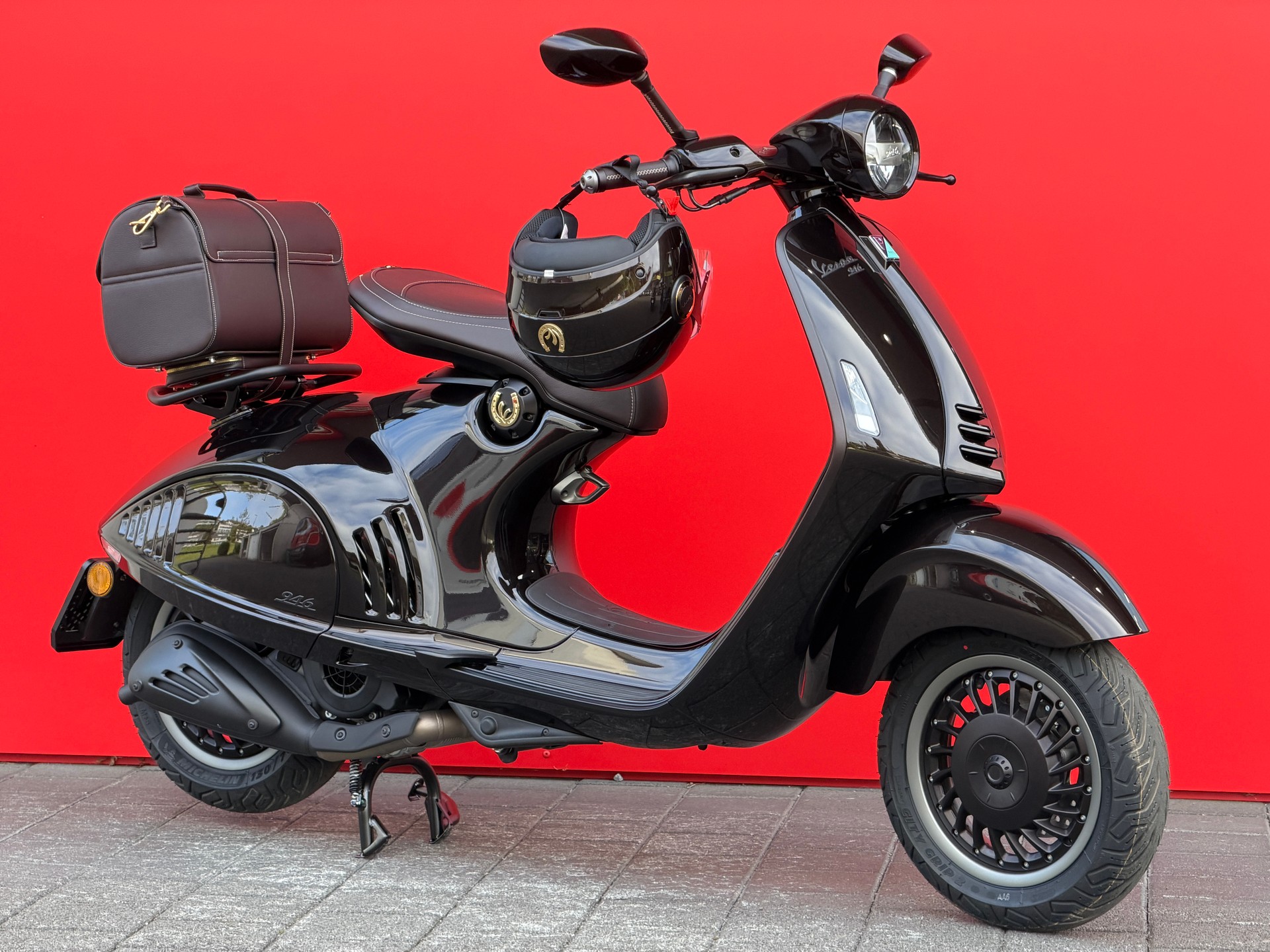 PIAGGIO Vespa 946 125 Horse-image-1