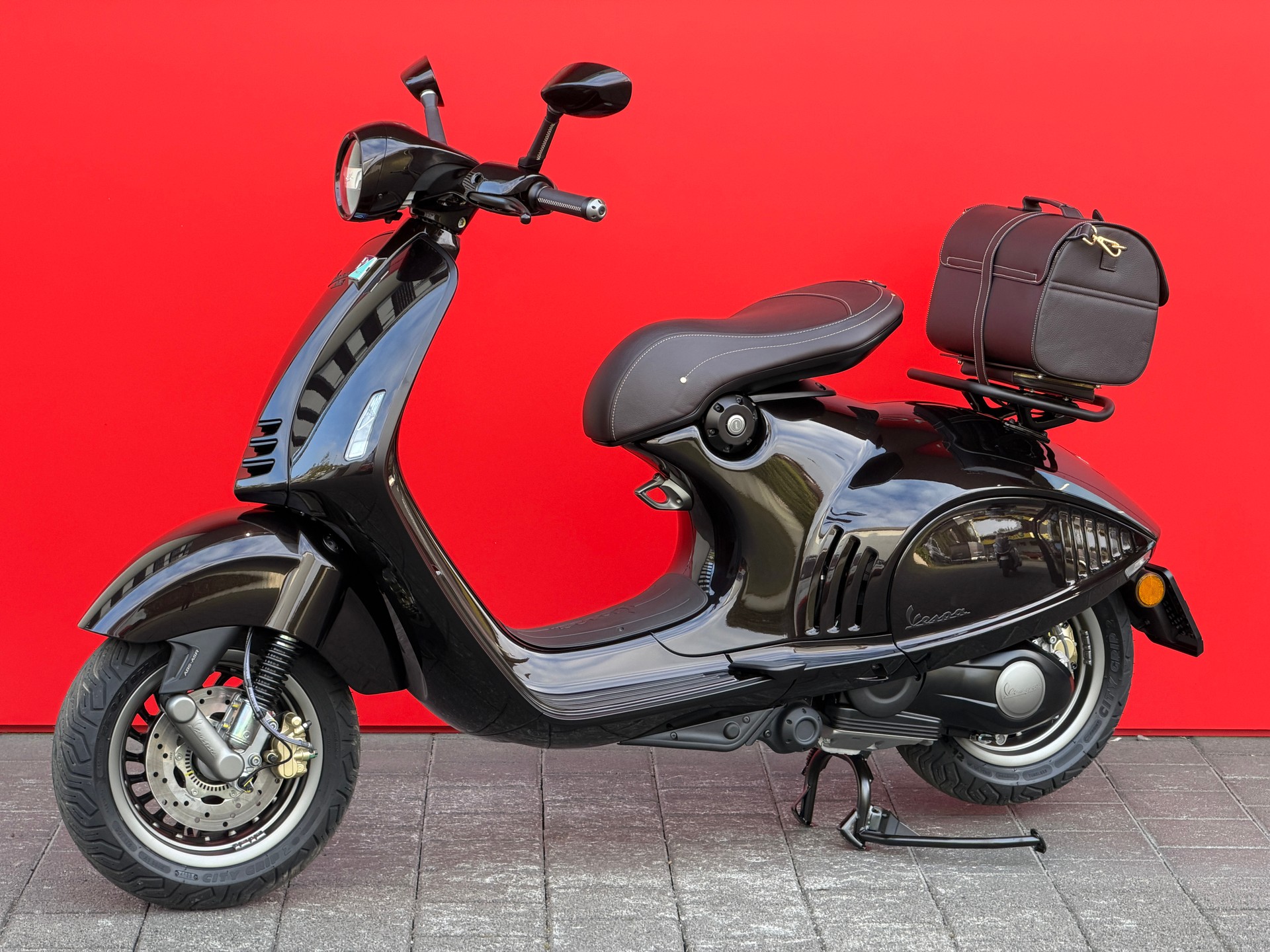 PIAGGIO Vespa 946 125 Horse-image-11