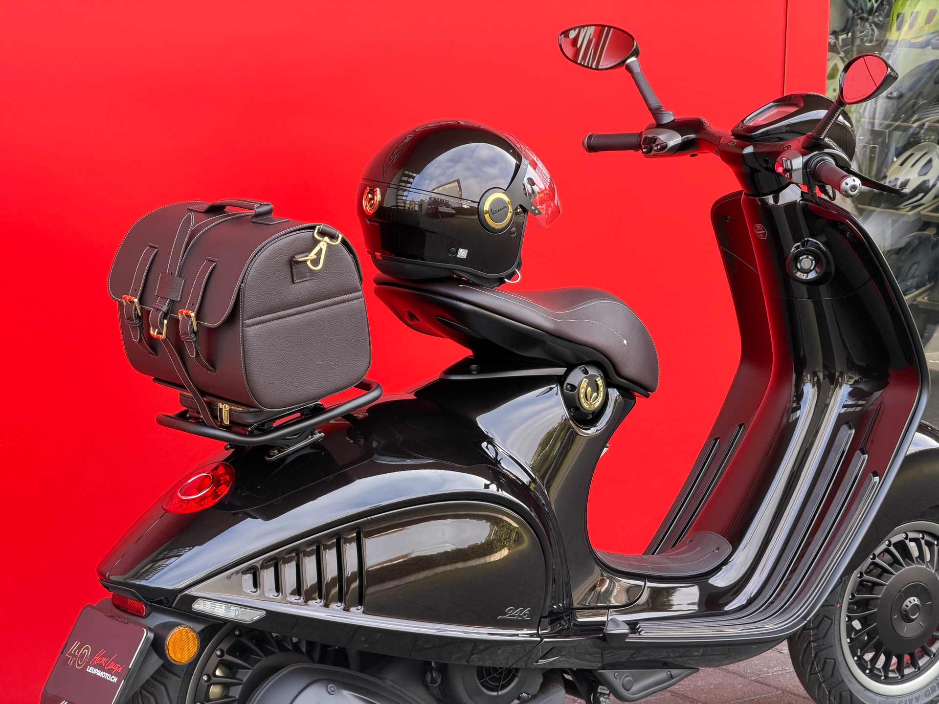 PIAGGIO Vespa 946 125 Horse-image-3
