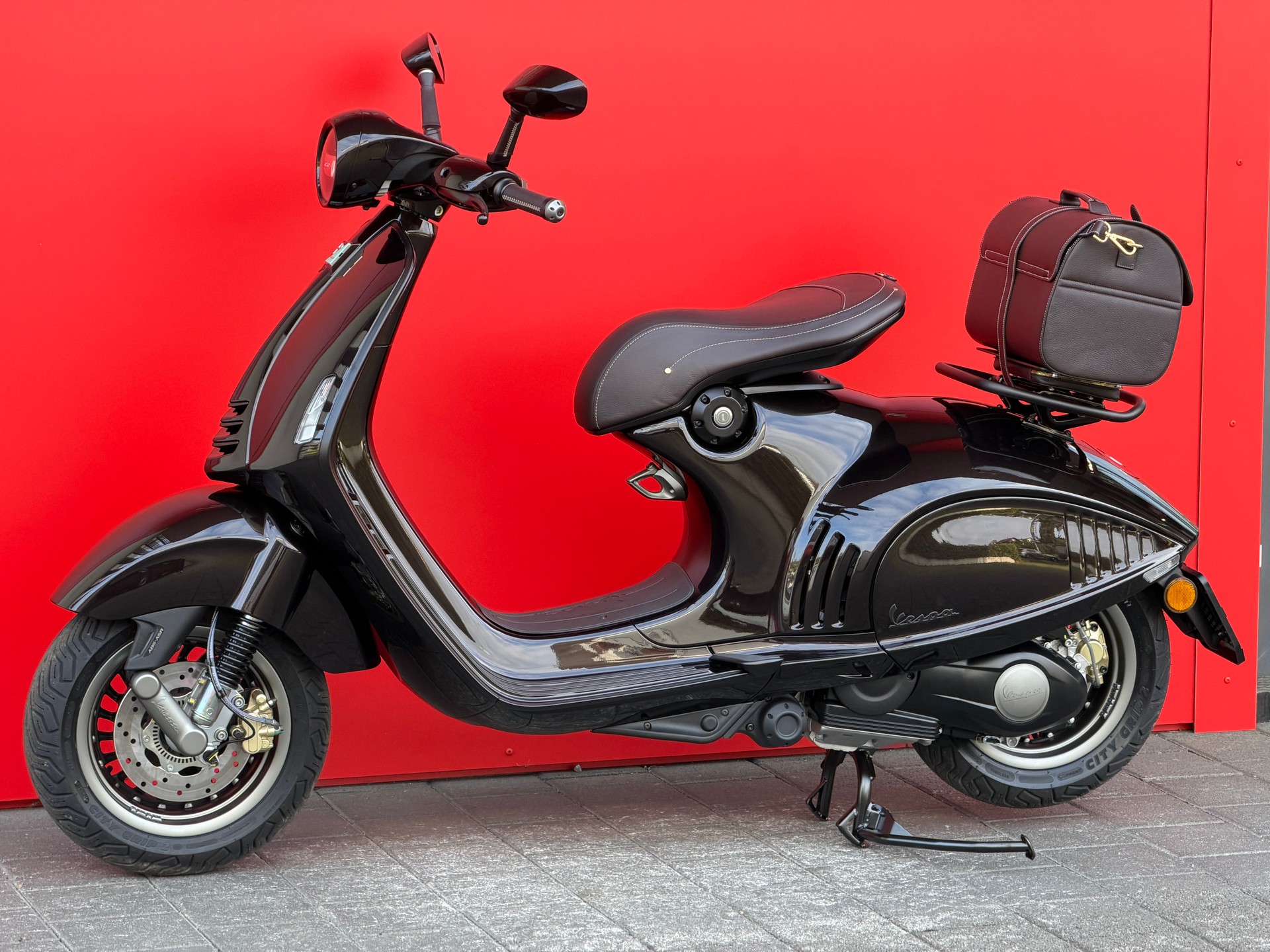 PIAGGIO Vespa 946 125 Horse-image-14