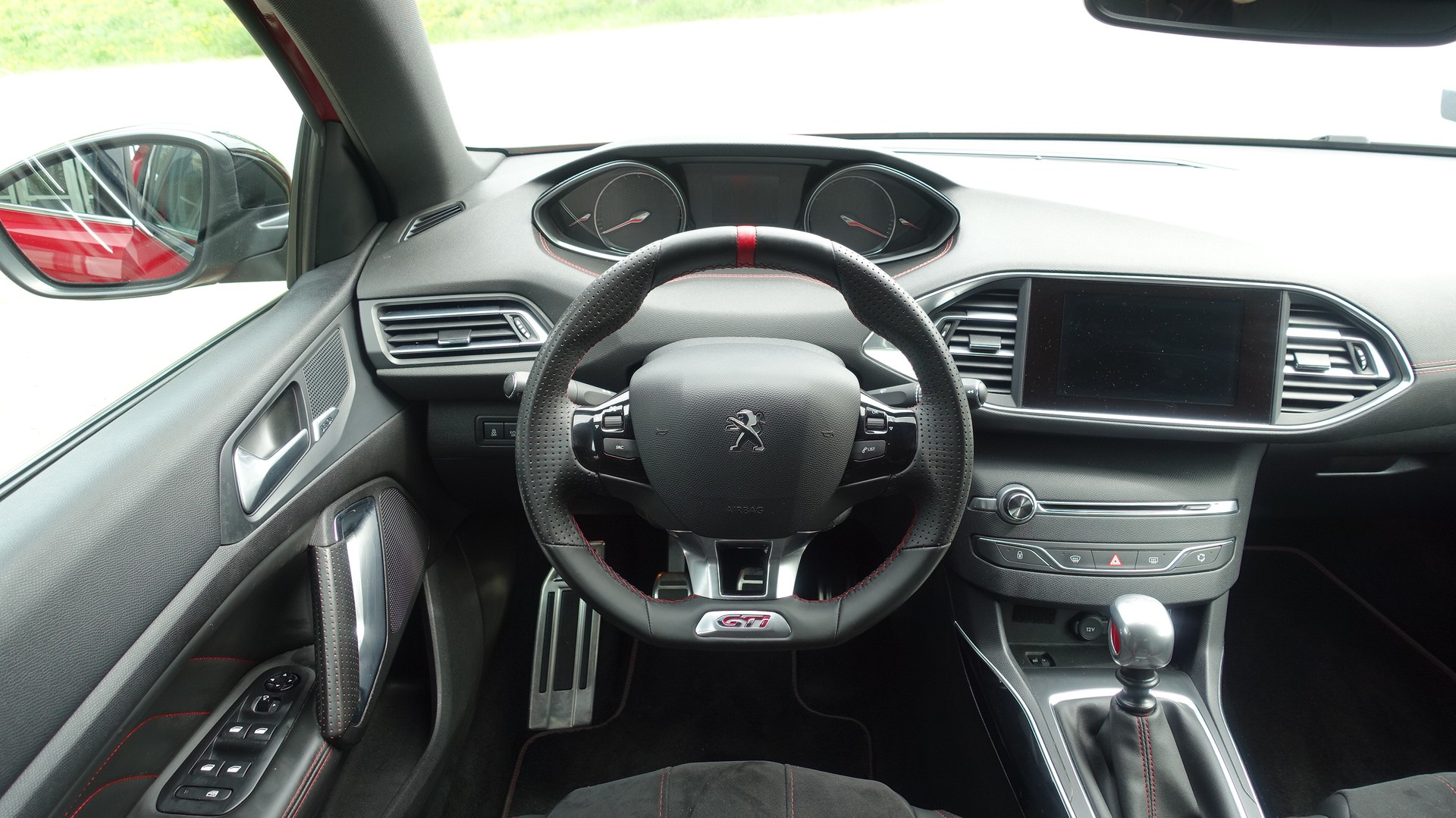 PEUGEOT 308 1.6 GTi-image-10